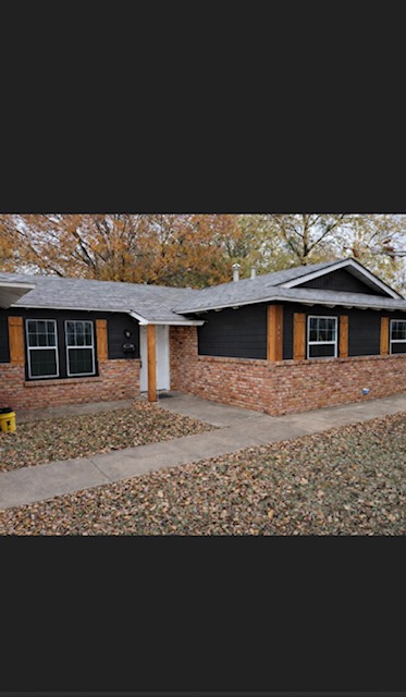 Euless House: 311 Martha St.