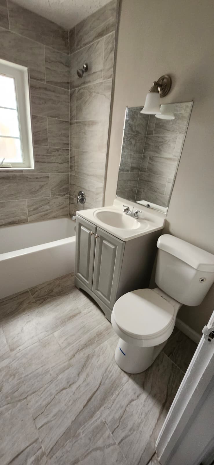 CLEVELAND HEIGHTS Apartment: 2461 Noble Road