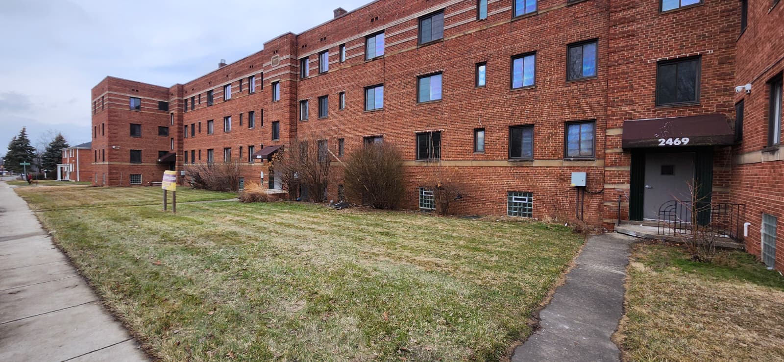 CLEVELAND HEIGHTS Apartment: 2461 Noble Road