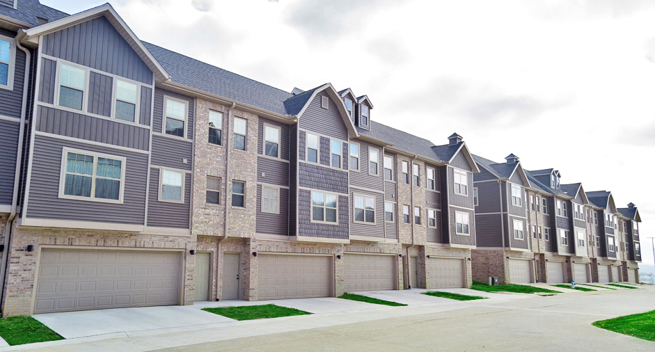 Fayetteville Townhome: 226 S Slopeside Dr