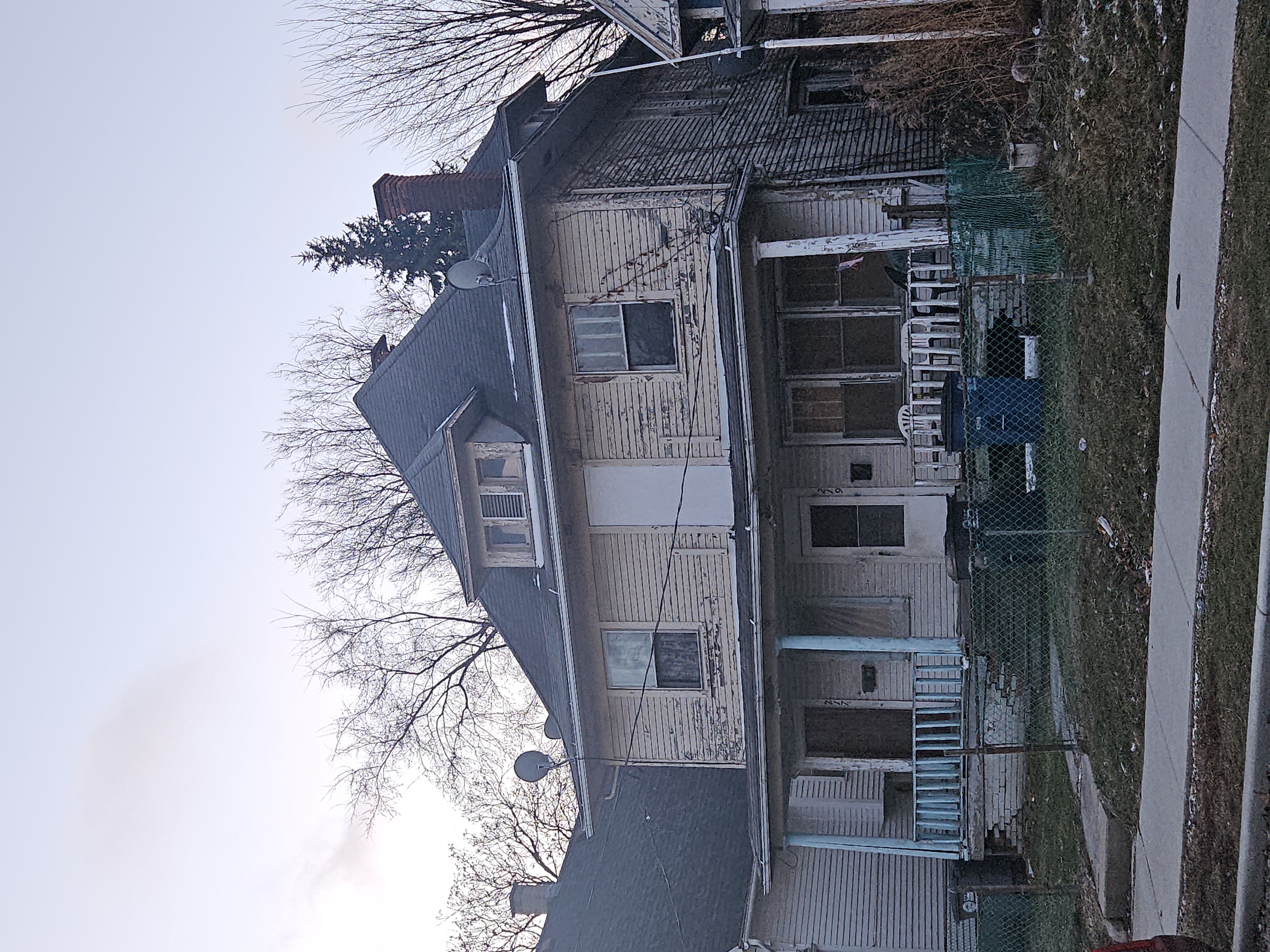 Toledo House: 219 Eastern Ave