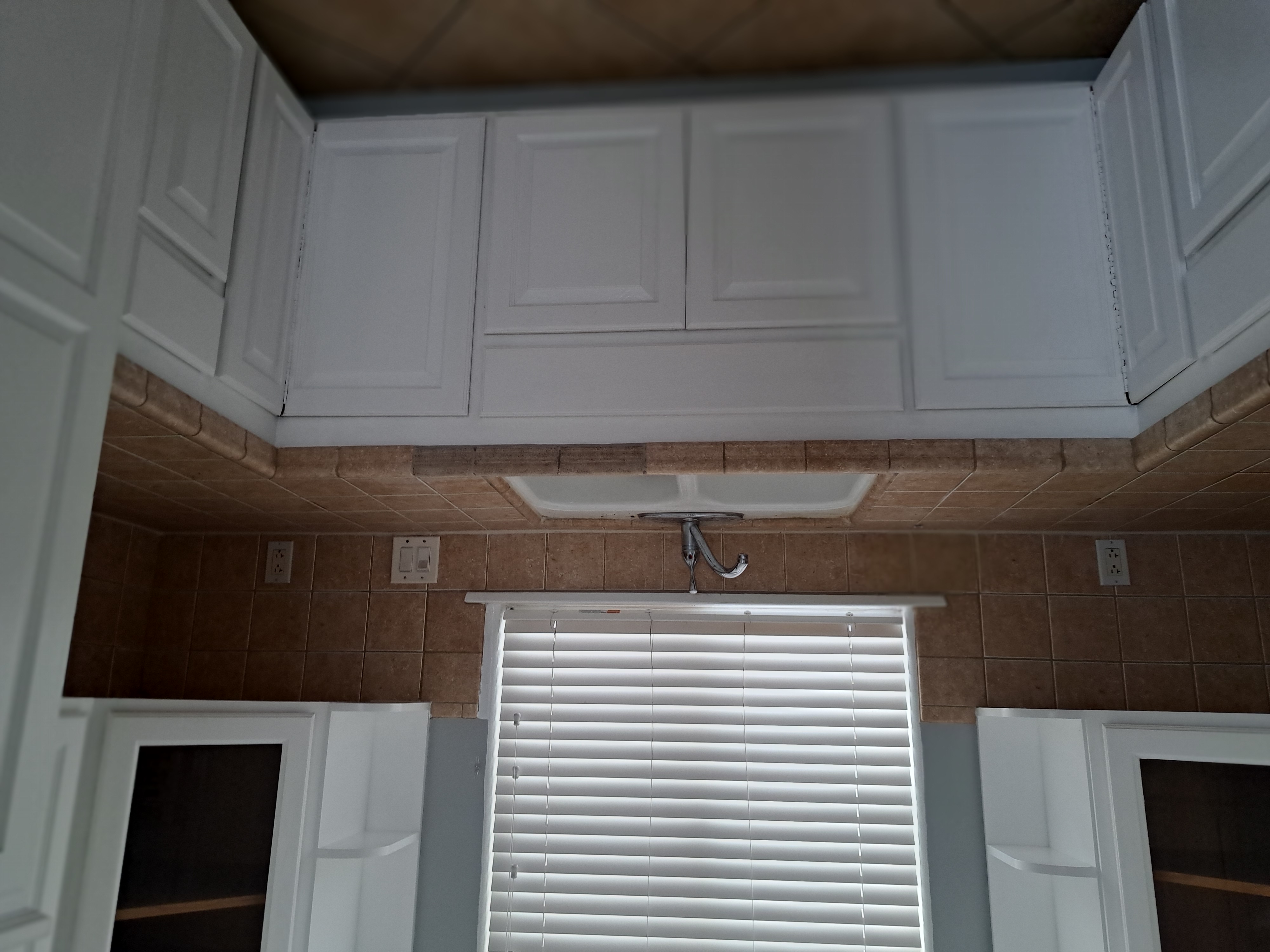 San Pedro Apartment: 664 W. 3rd St.