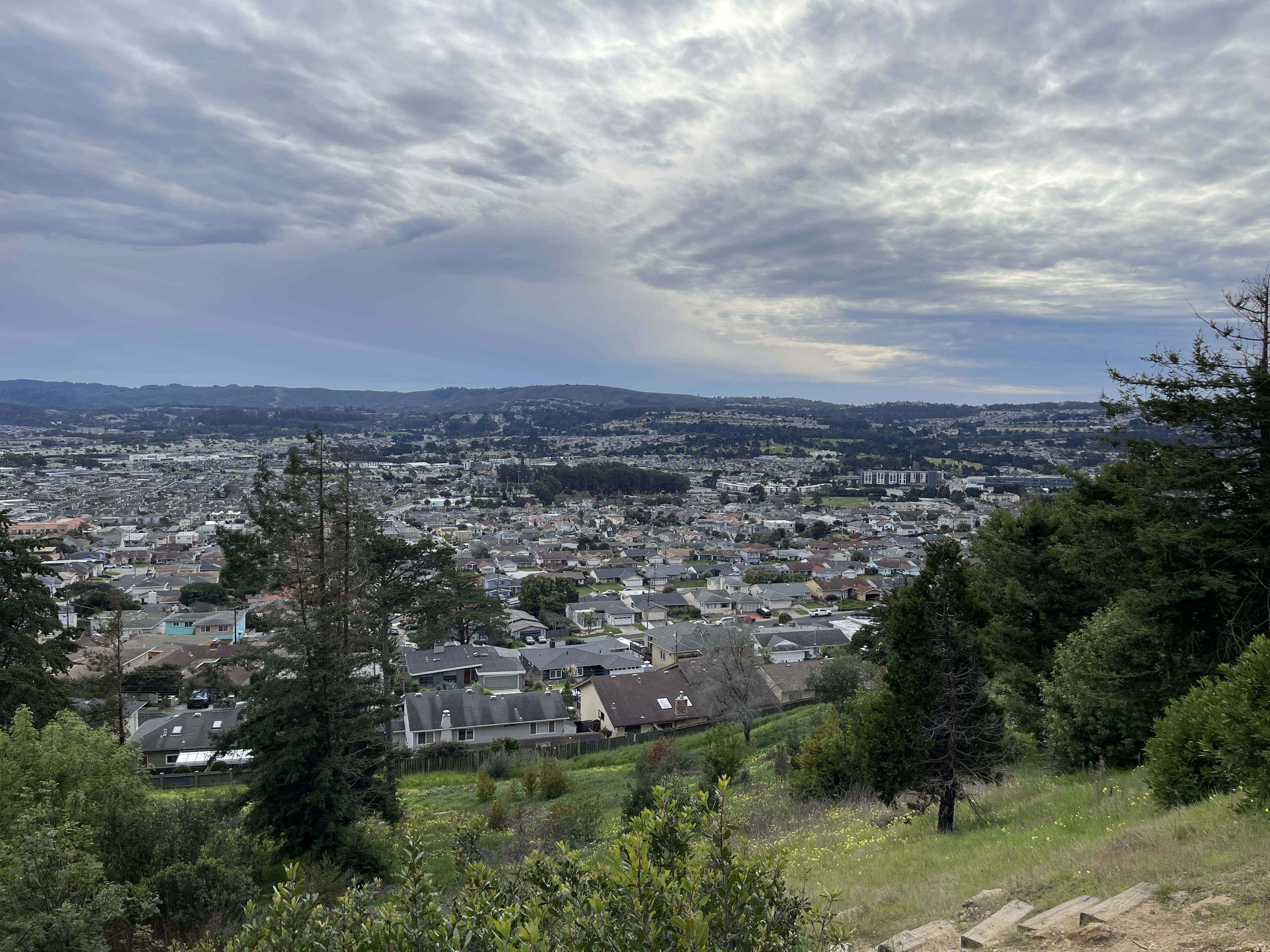 South San Francisco House: 633 Rocca Ave