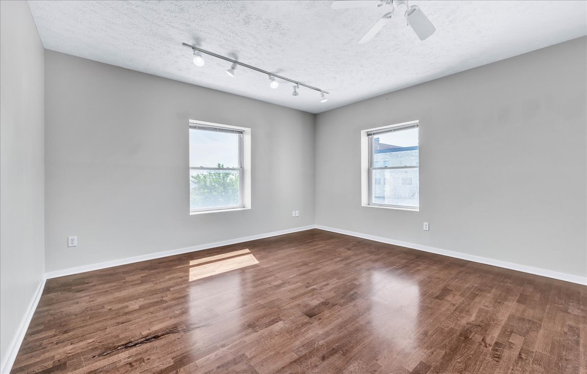 Omaha Apartment: 204 Paxton Court