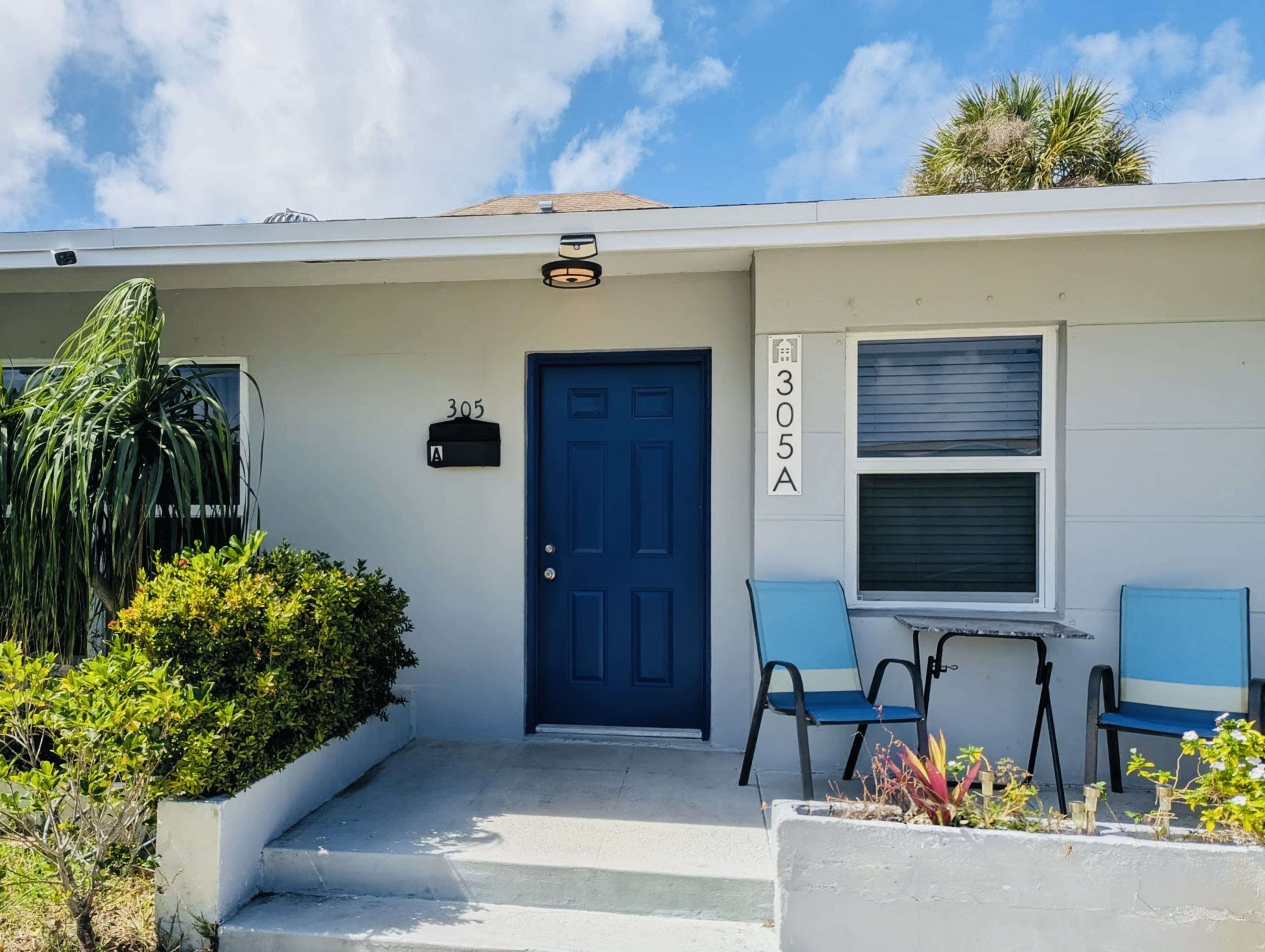 Lake Park House: 305 3rd St