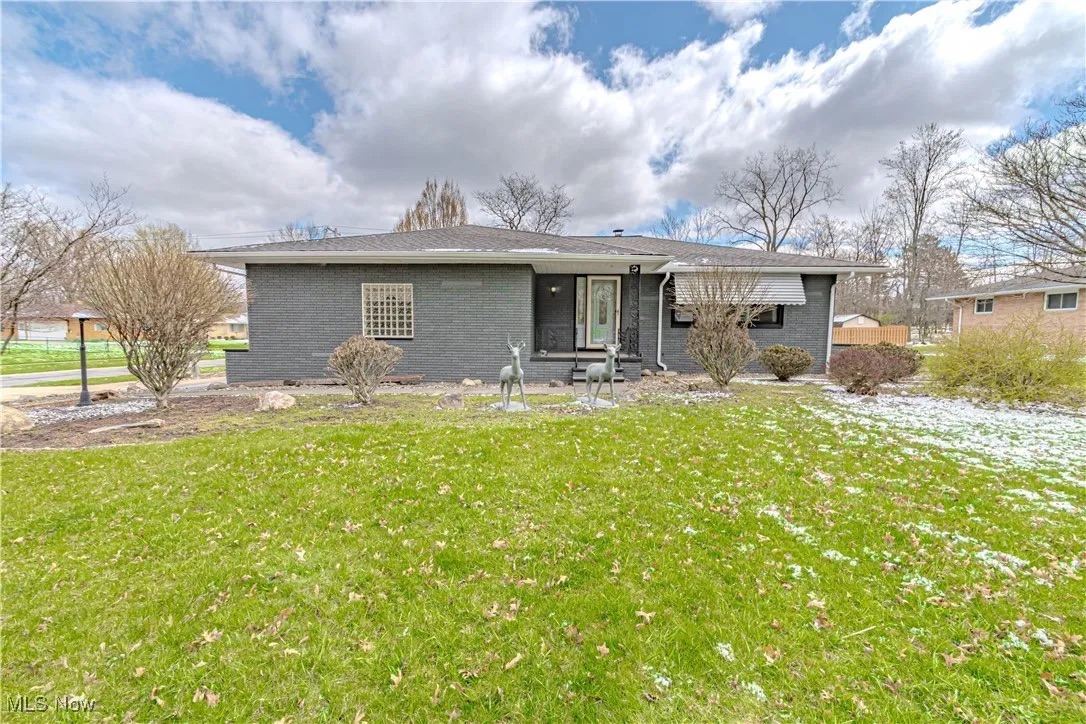 North Royalton House: 9135 Vista Dr