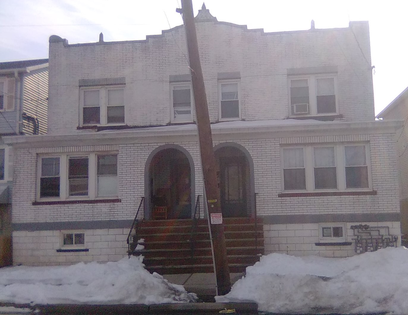 Carteret Apartment: 89 maple street