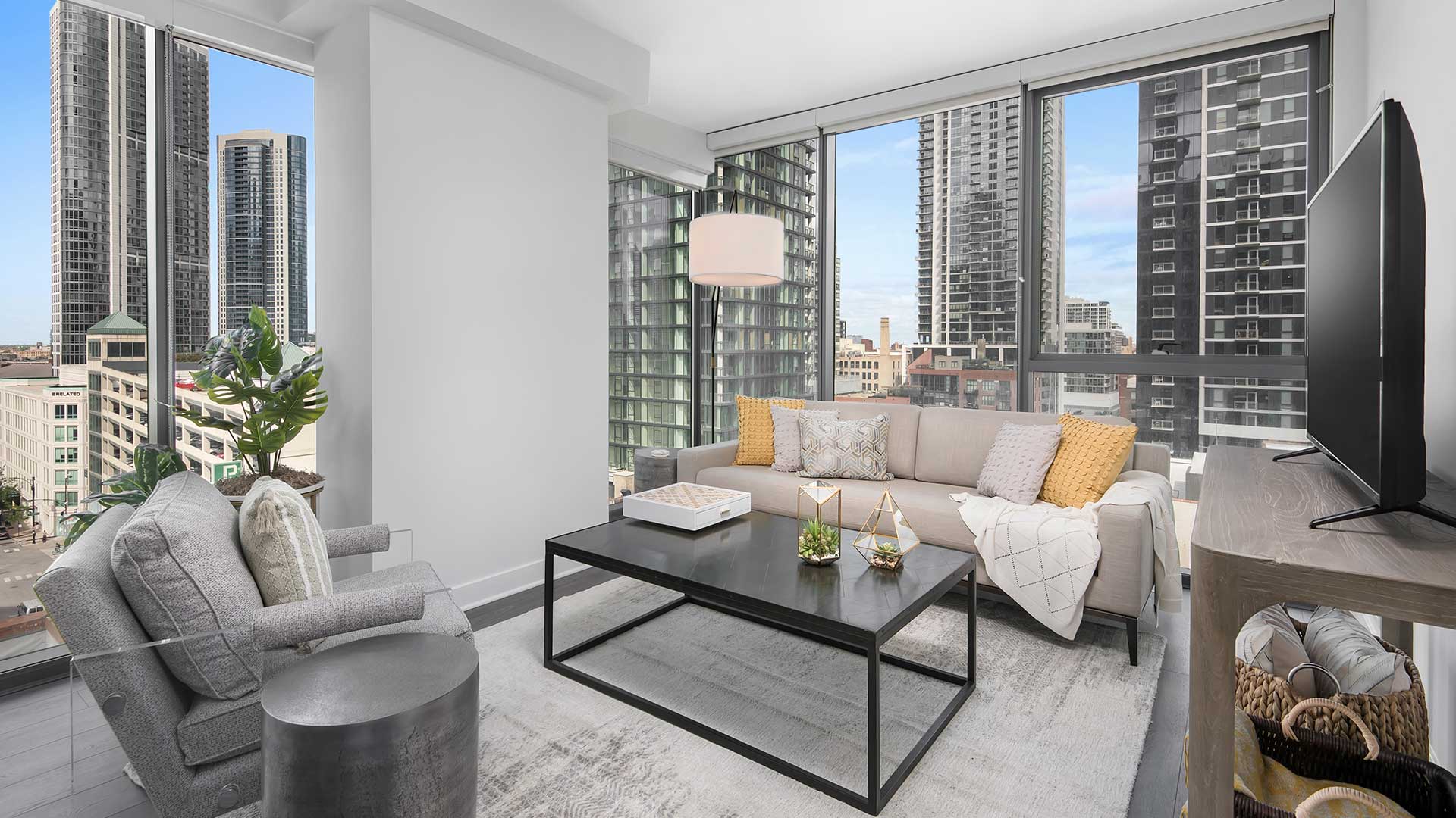 Chicago Condo: 197 W Hubbard St