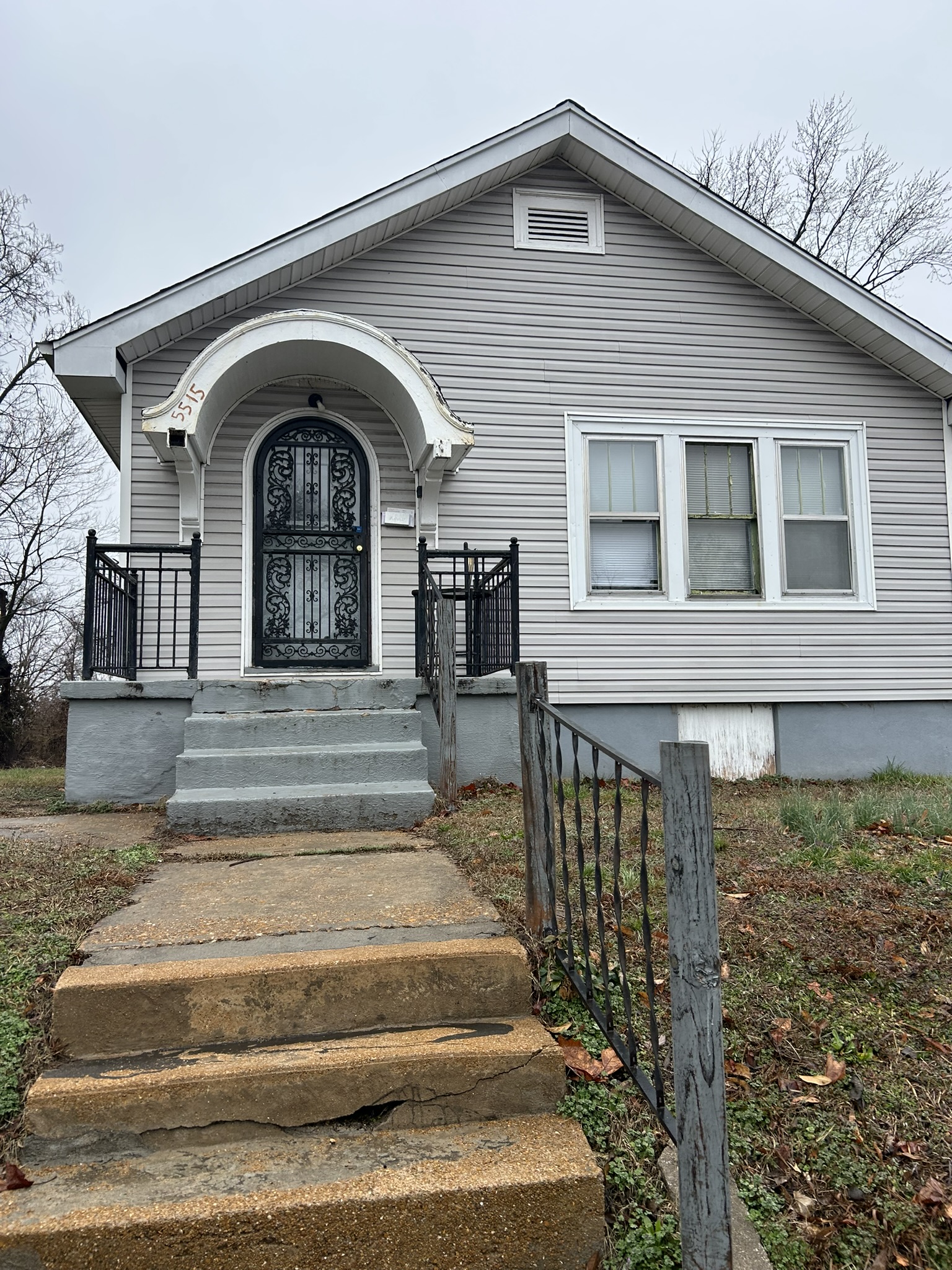 St. Louis House: 5515 Alcott Ave