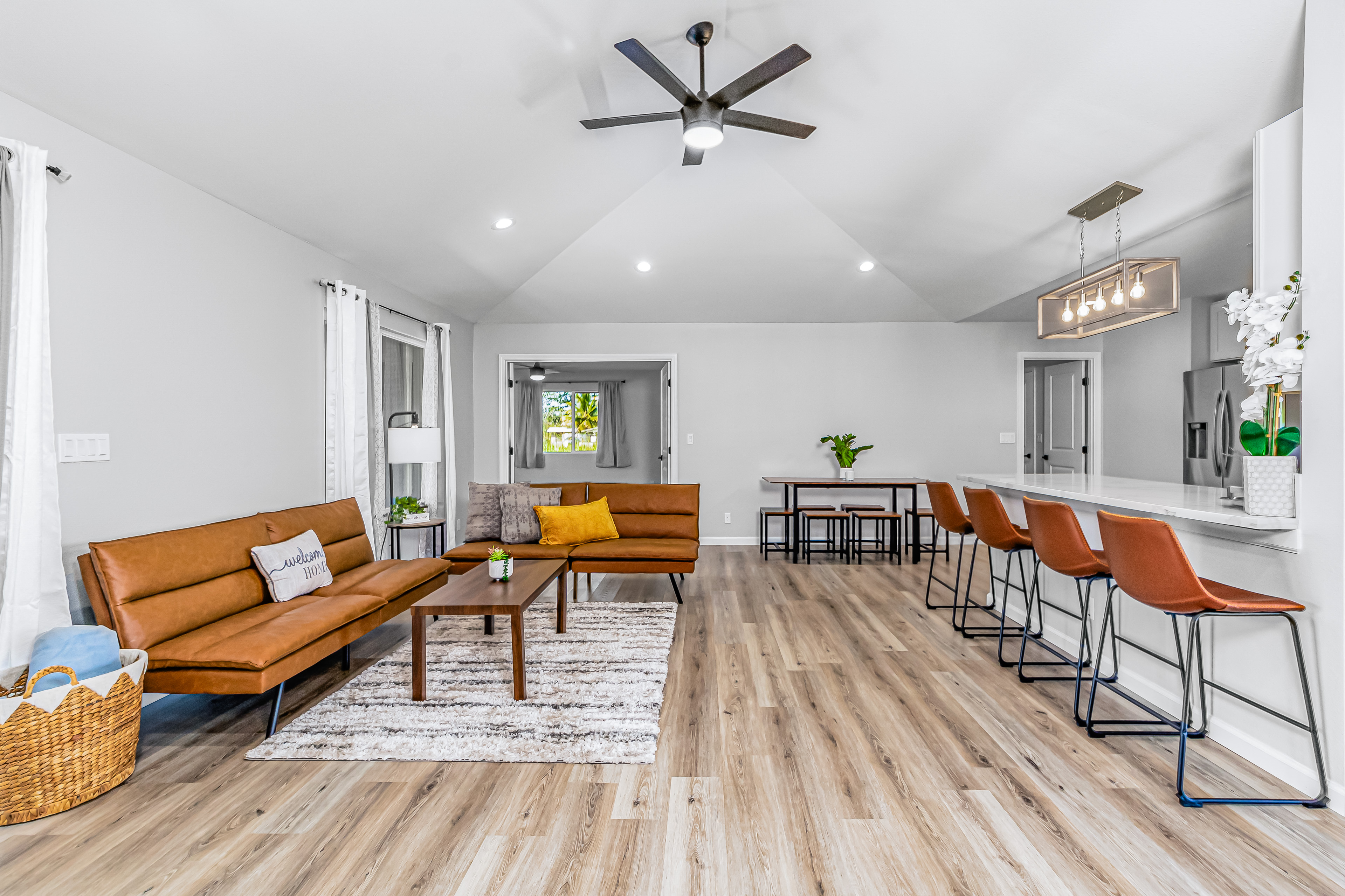 Keaau House: 15-1990 19th Ave