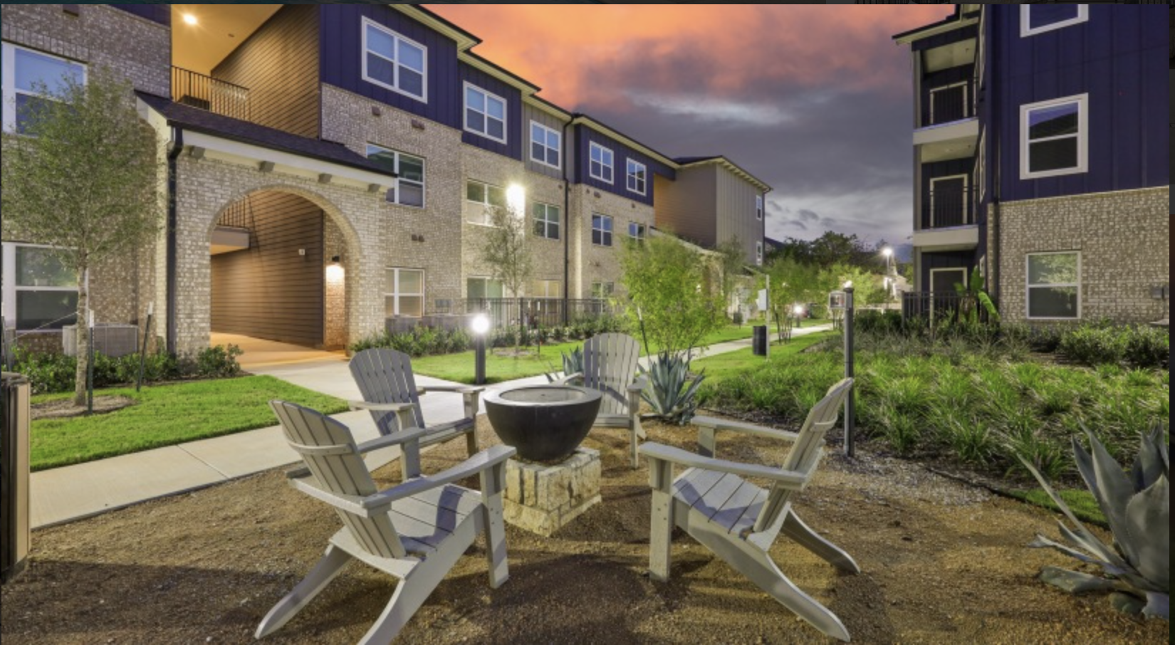 Saginaw Apartment: 701 Saginaw Square Blvd