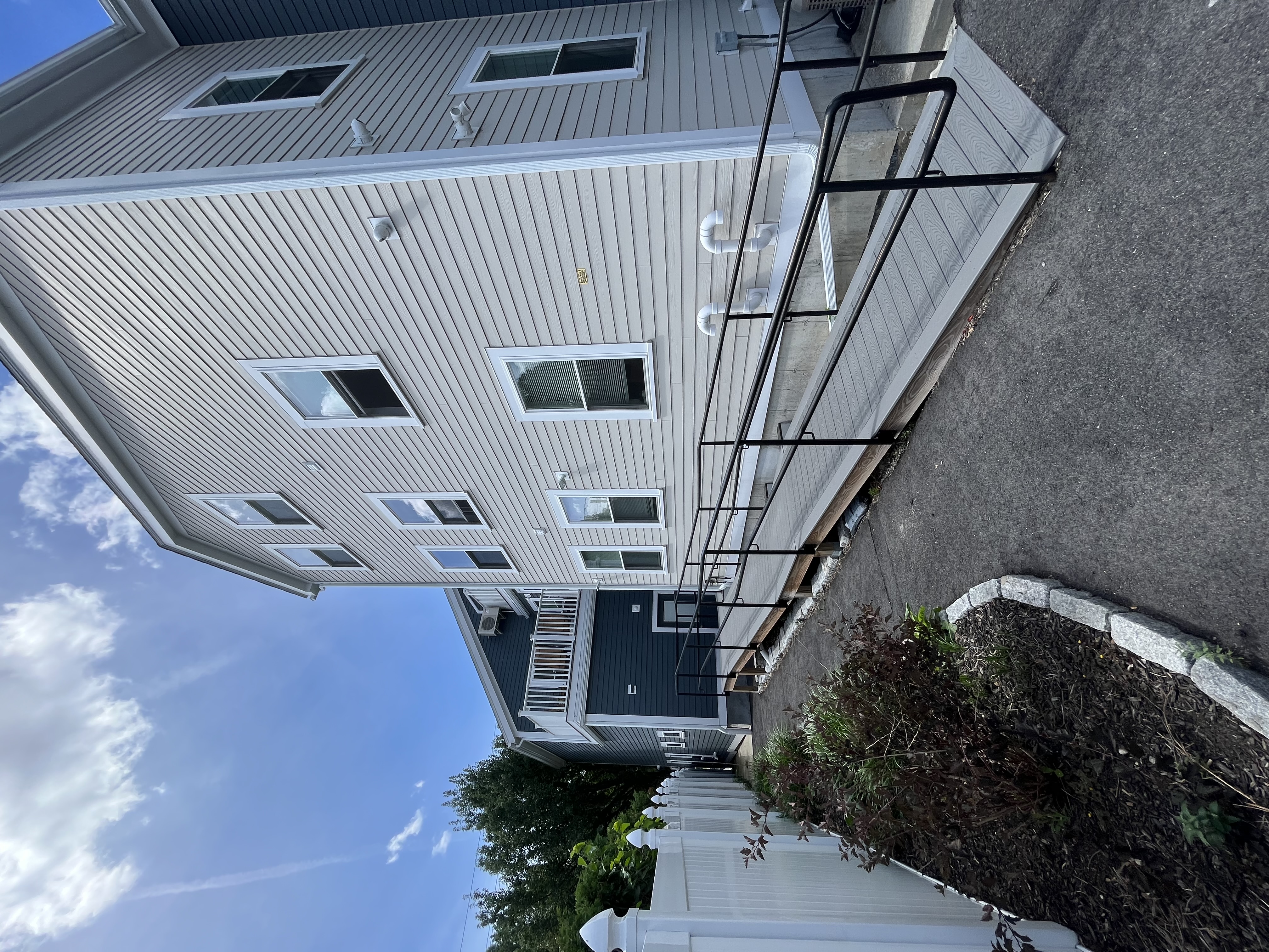 arlington Apartment: 925-927 mass ave