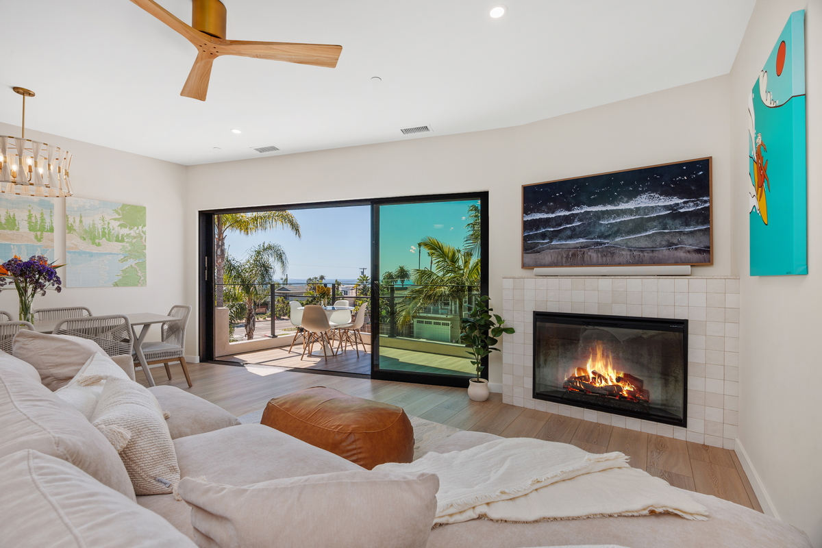 Encinitas Townhome: 135 3rd Street