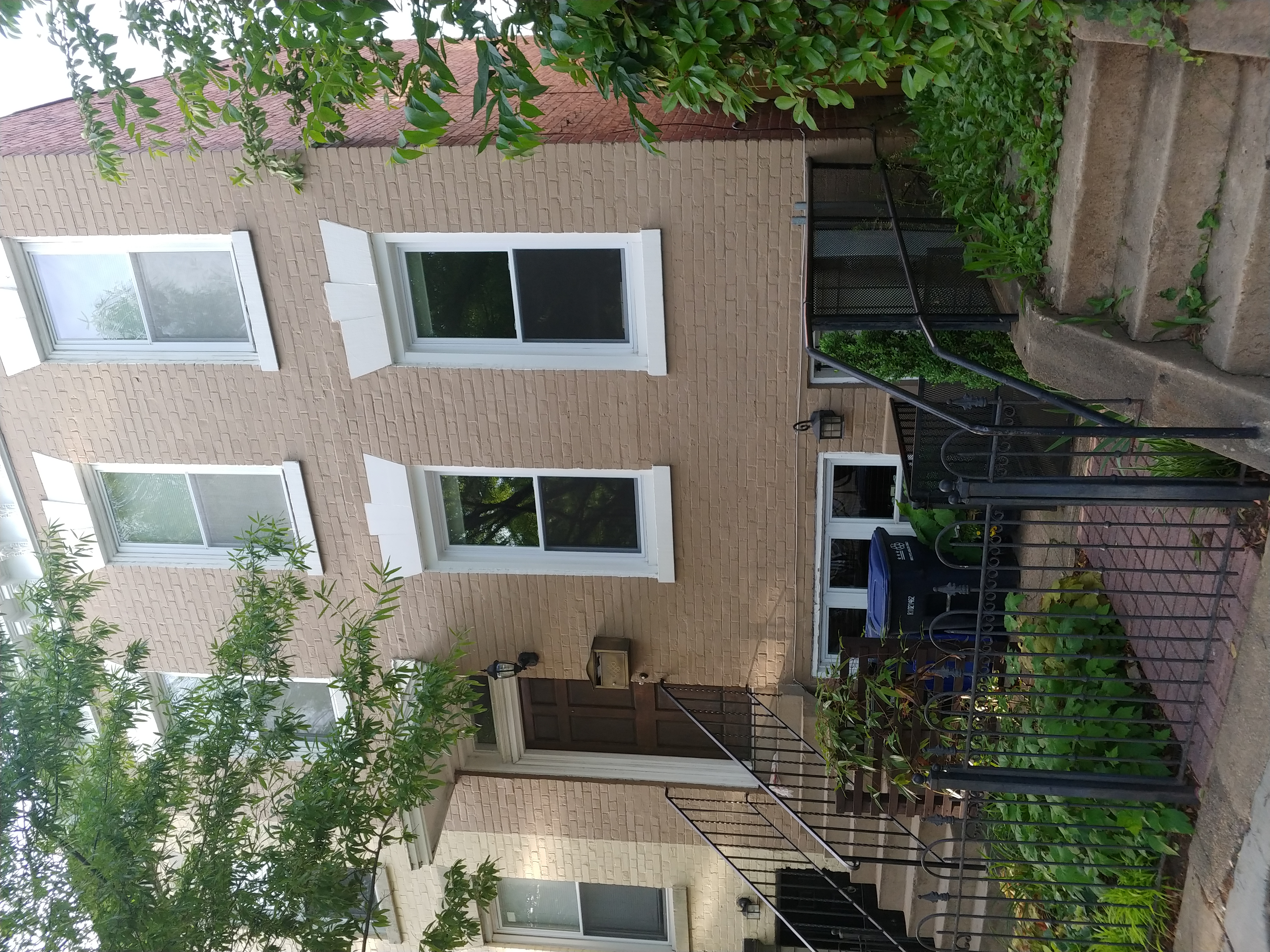 Washington House: 1352 Pennsylvania Ave