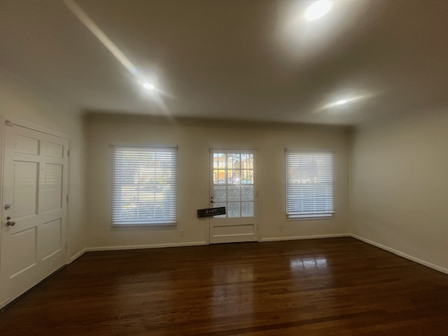 Long Beach Apartment: 740 E Carson St.