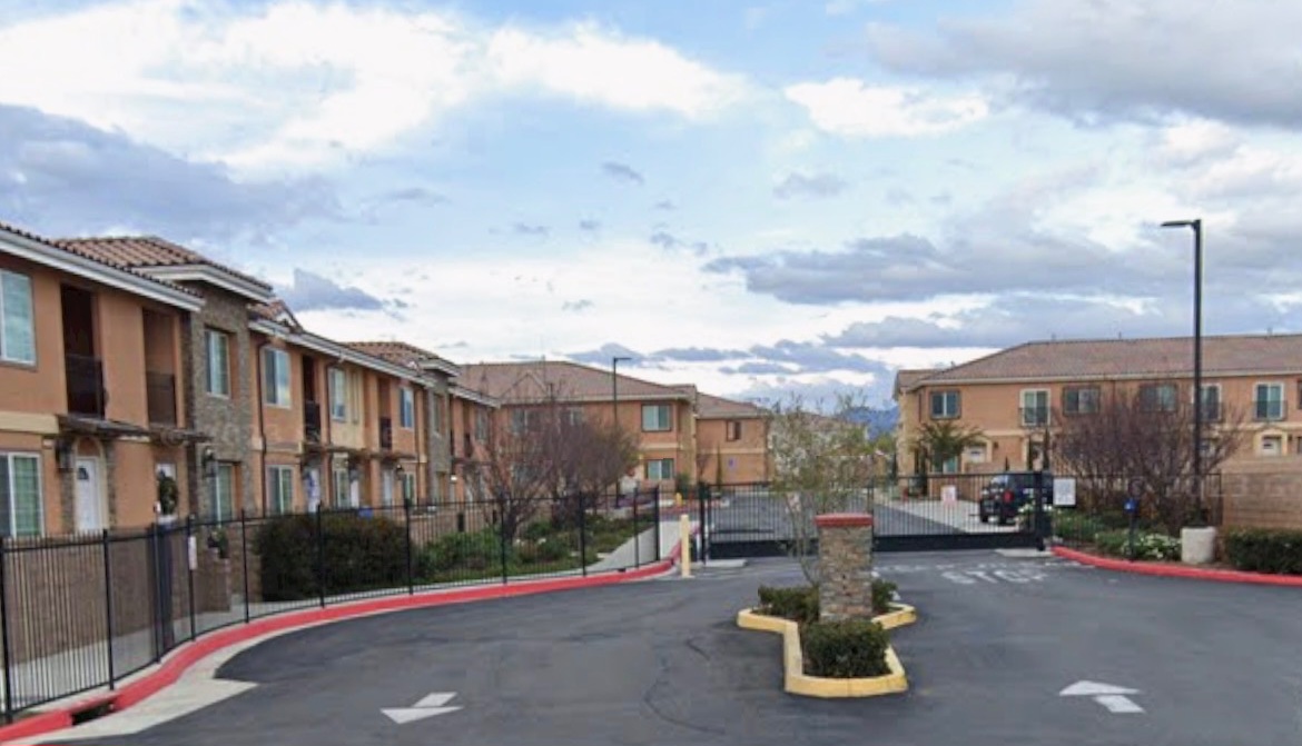 Fontana Condo: 16425 Arrow Blvd