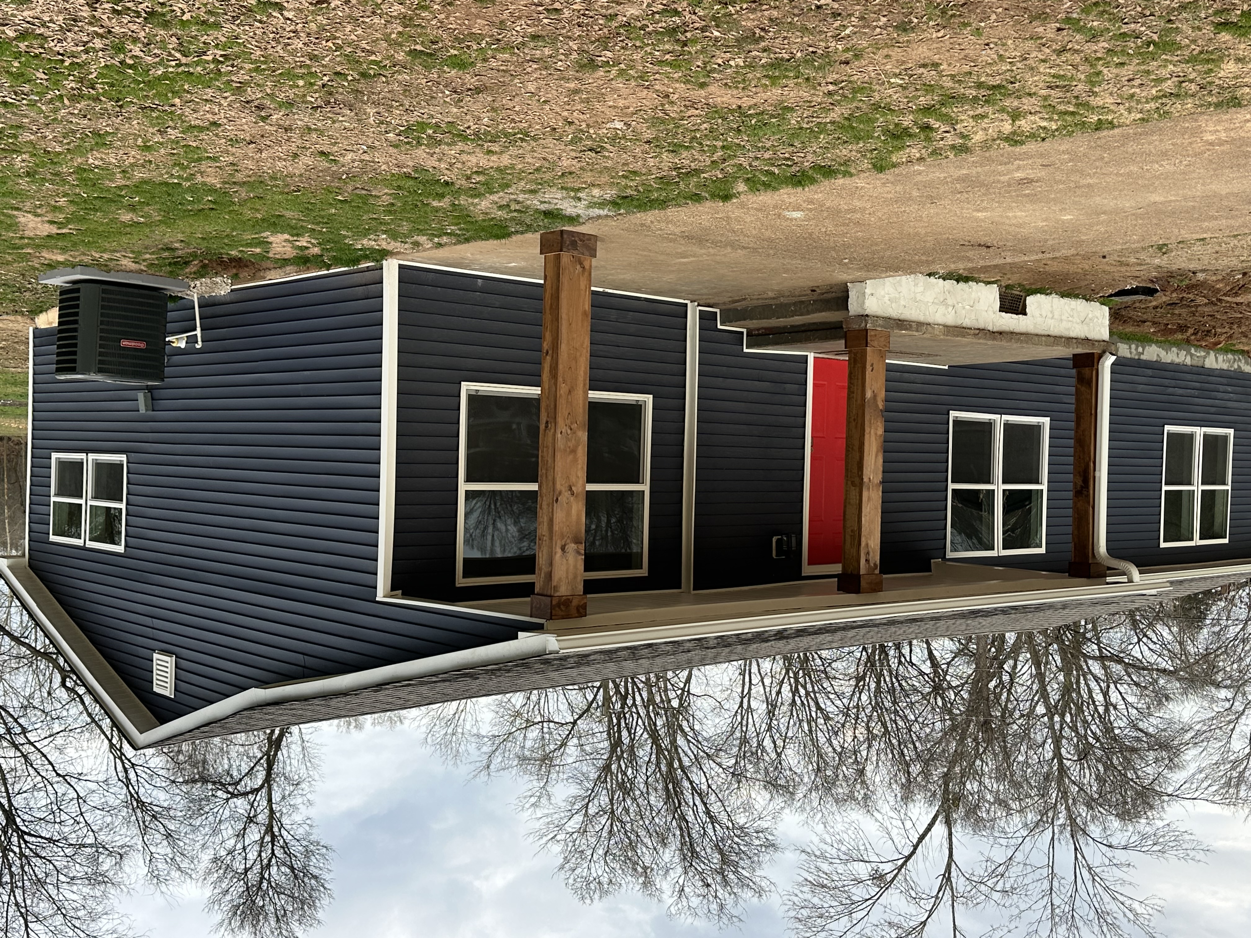 Leighton House: 1820 Circle Dr