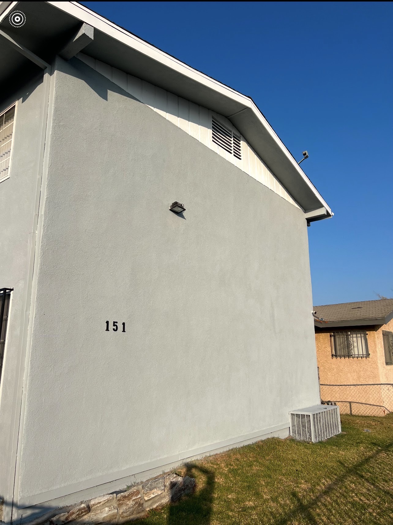 Los Angeles Apartment: 151 E 95th St