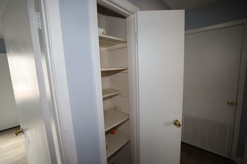 Fayetteville House: 1815 Paisley Ave