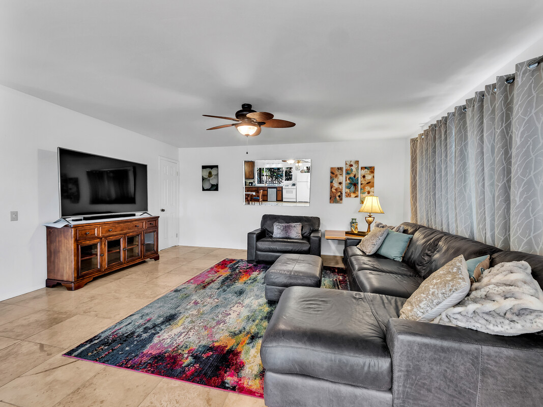 Waikoloa Multiplex: 68-1785 Paakea St