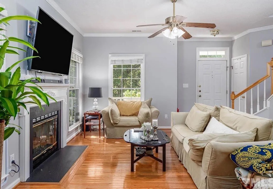 Cary House: 303 Catlin Rd