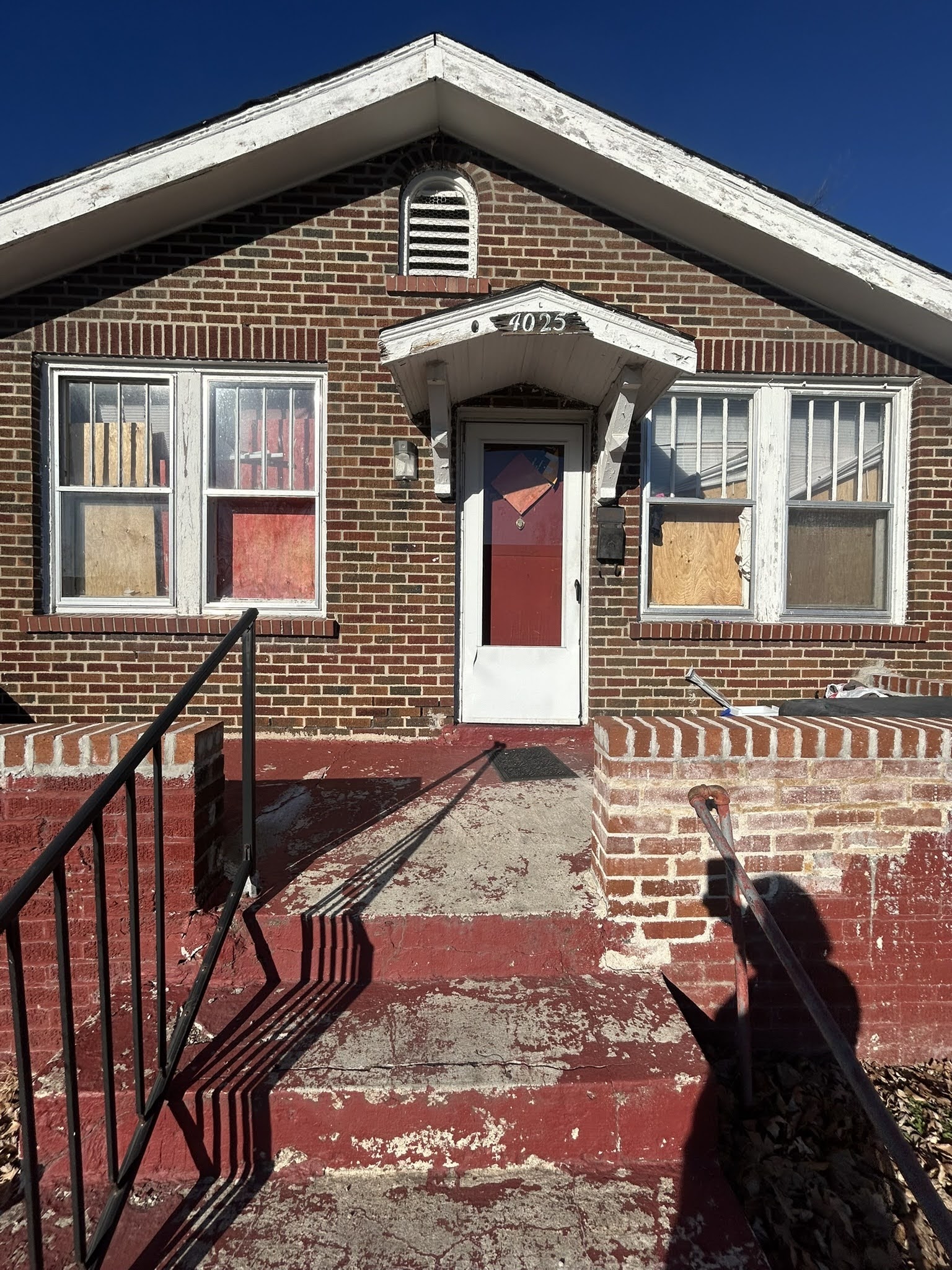 St. Louis House: 4025 Beachwood Ave