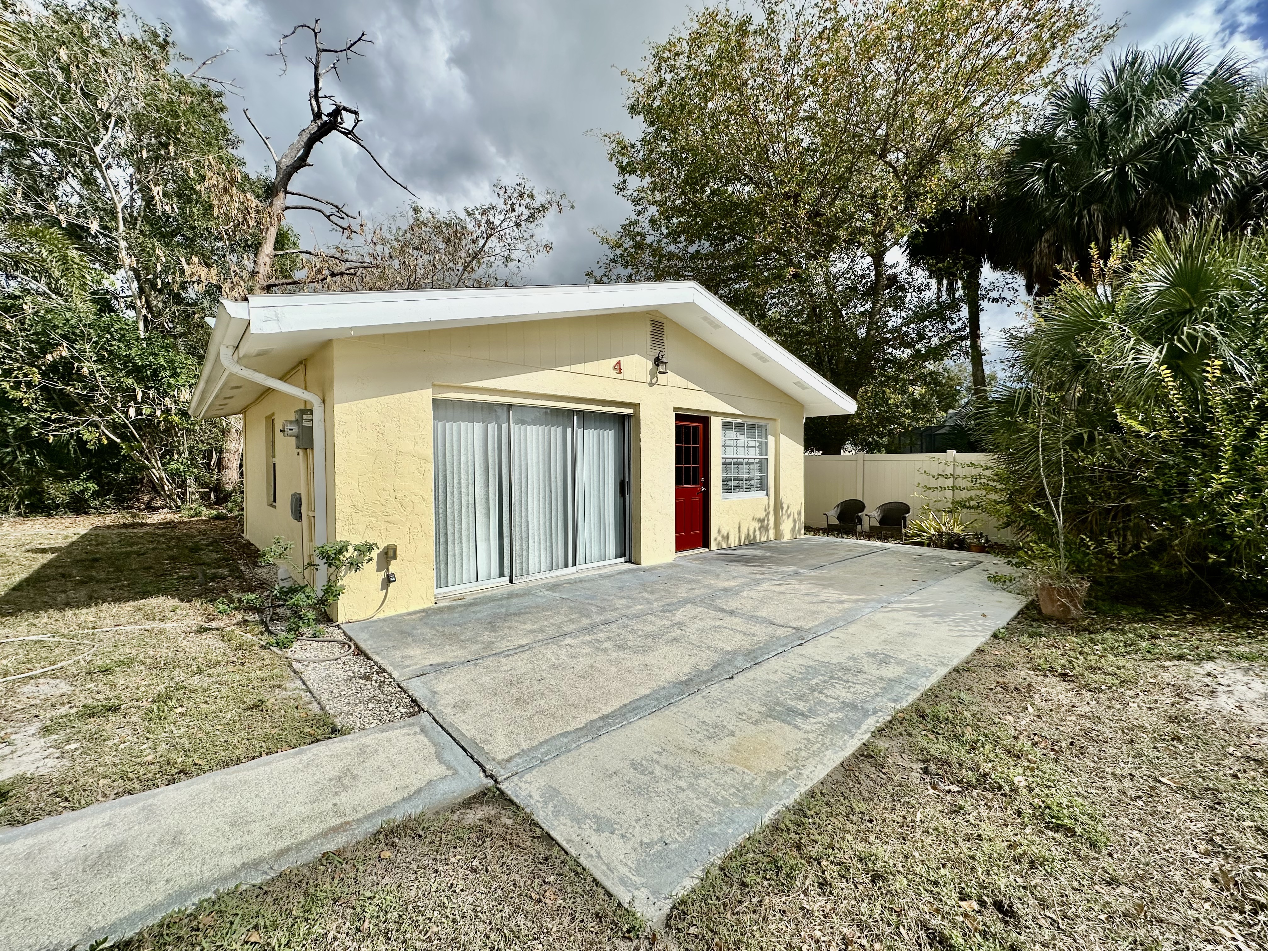 BONITA SPRINGS House: 4241 TARPON AVE #4