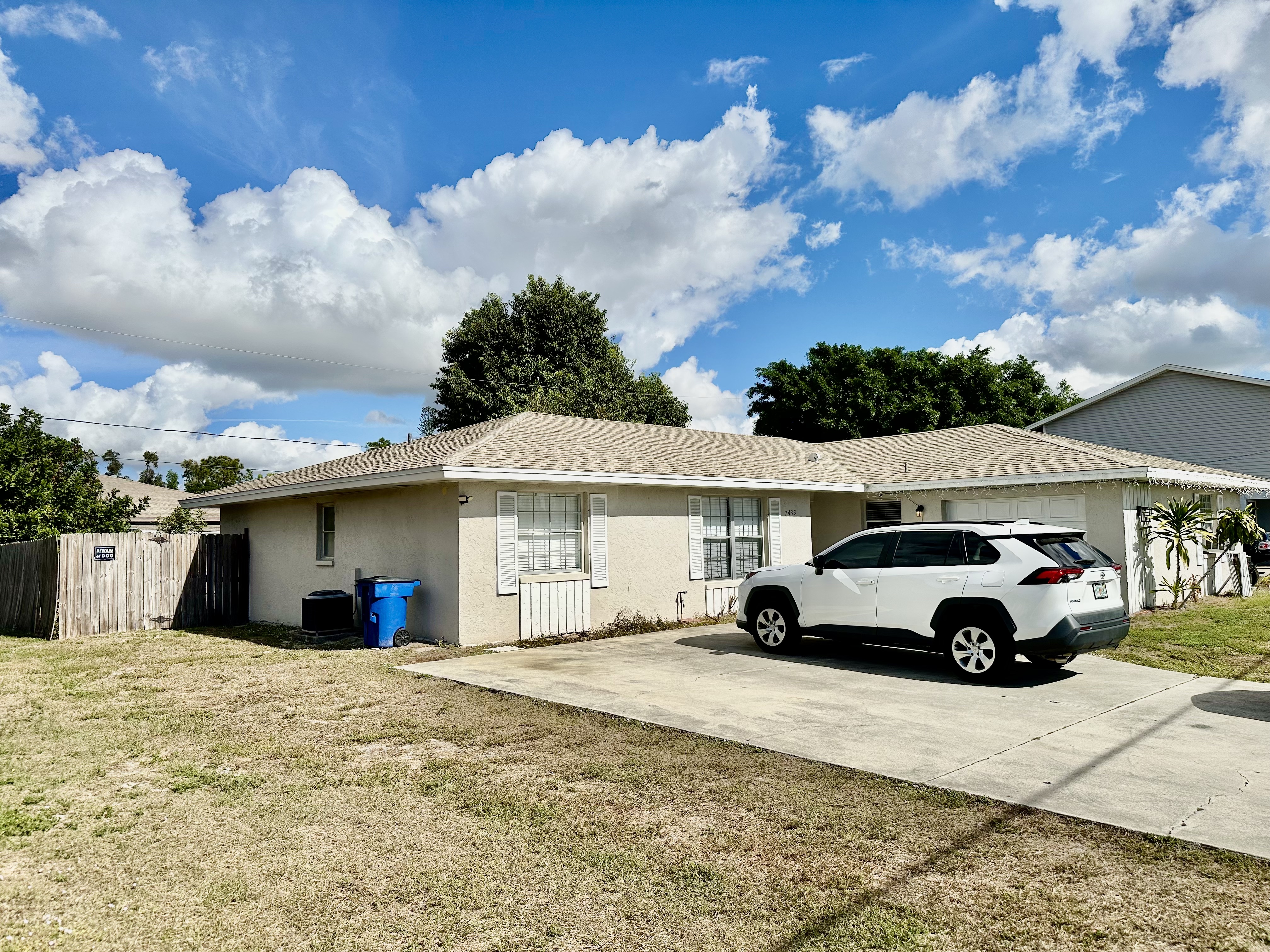 FORT MYERS House: 7433 PEBBLE BEACH RD