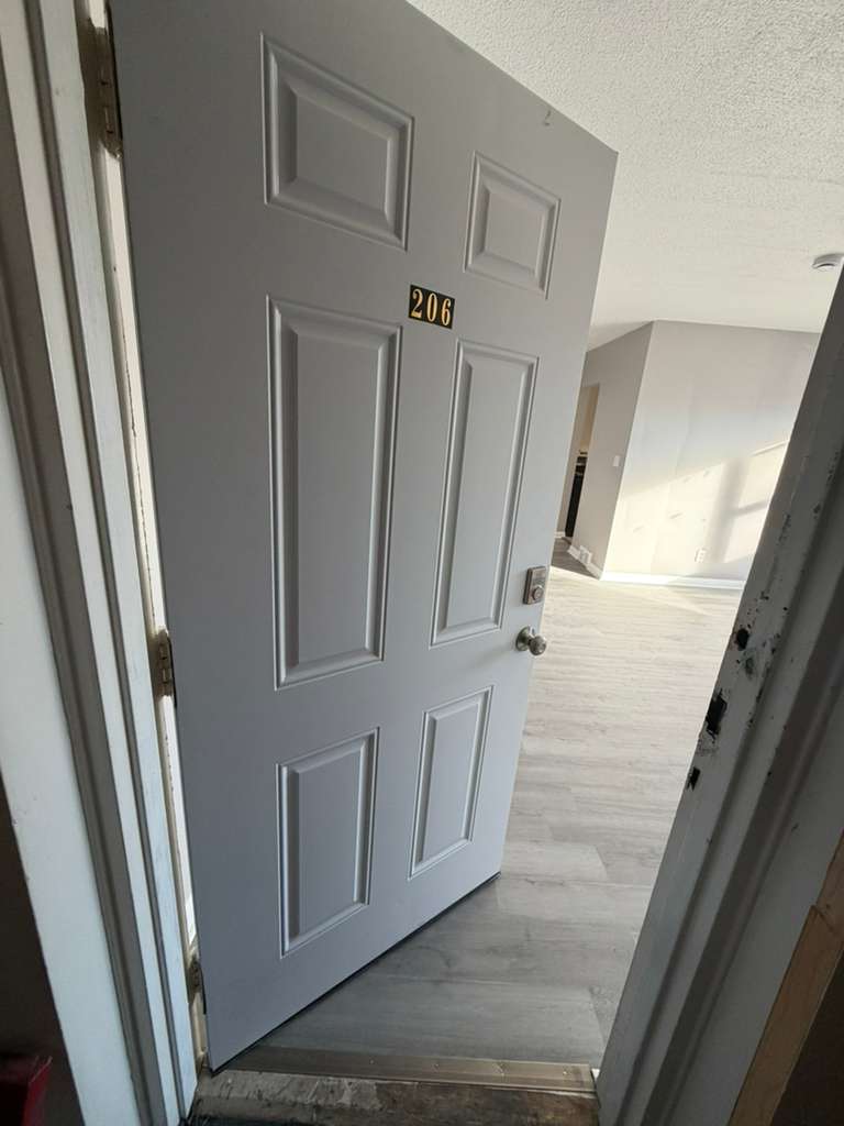 East Cleveland Apartment: 1500 Luxor Rd East Cleveland, OH 44118, USA