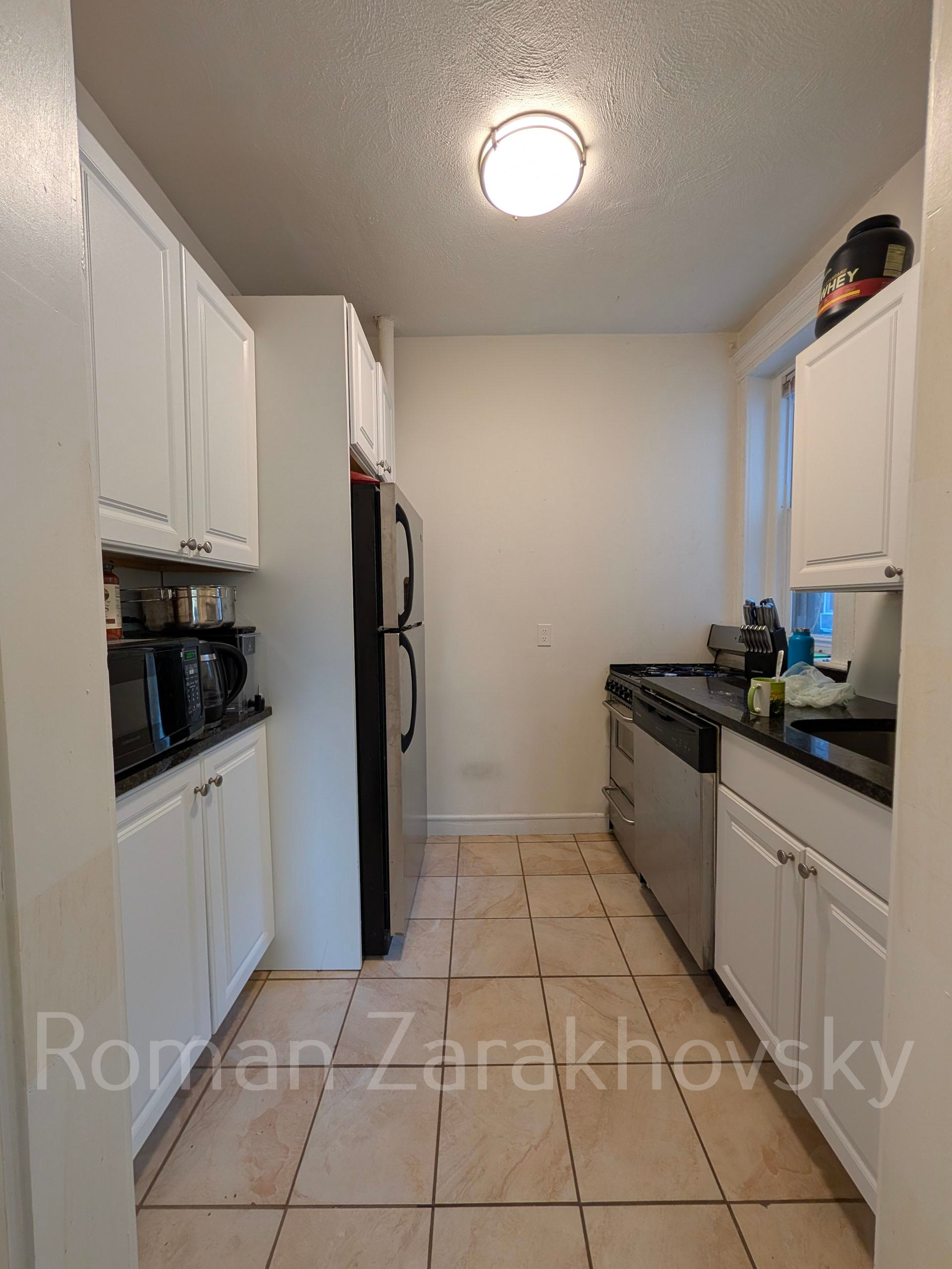 Alston Apartment: 74 Brainerd Road