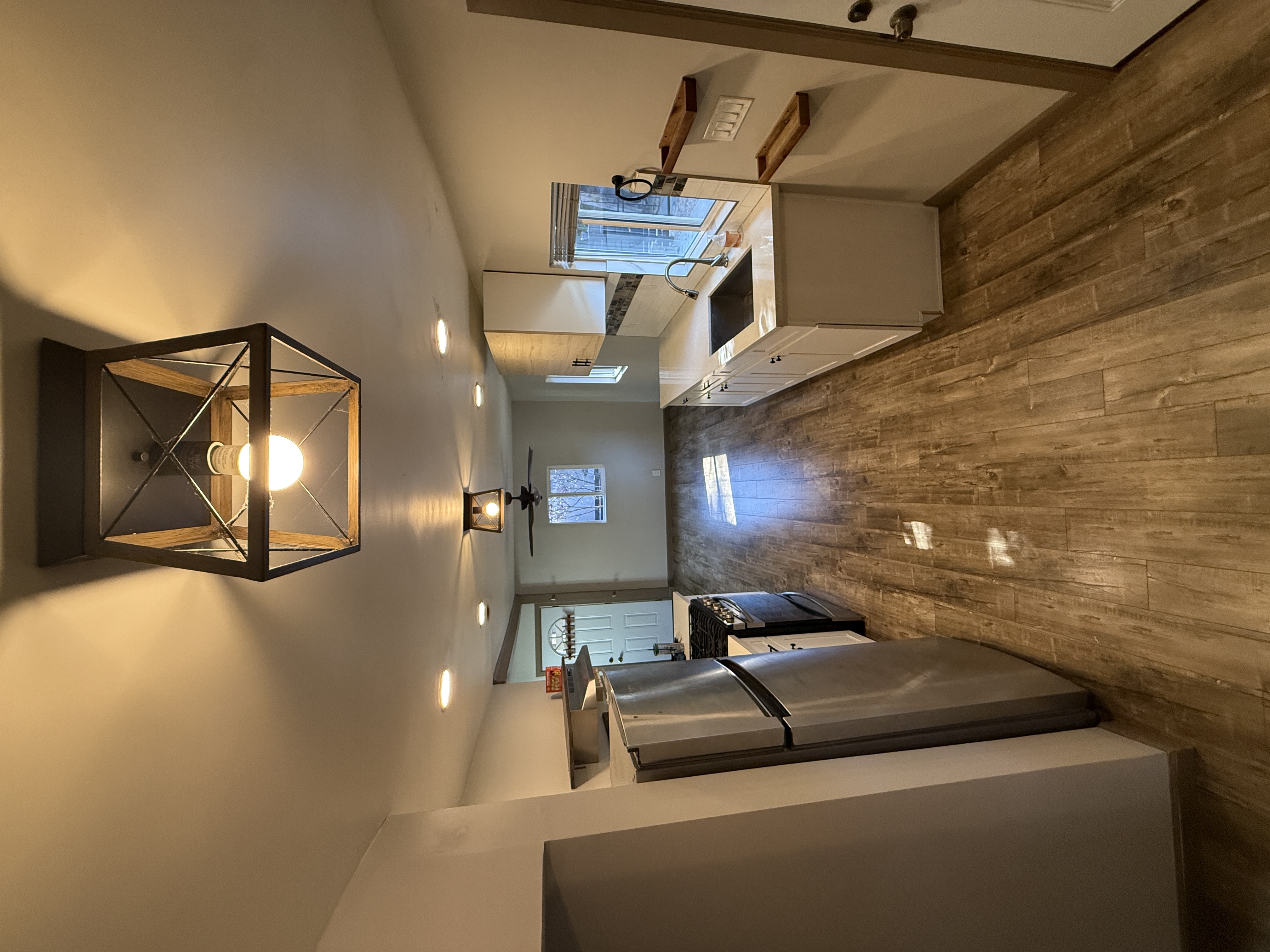 Los Angeles Multiplex: 2661 Newell St