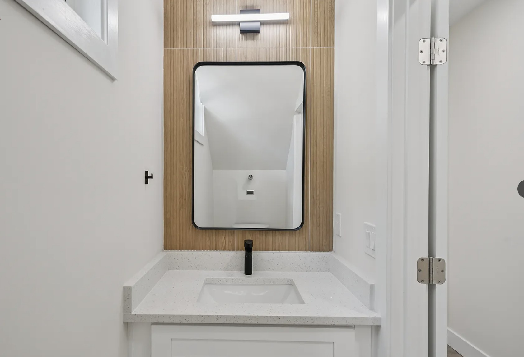 Largo House: 12236 Land St