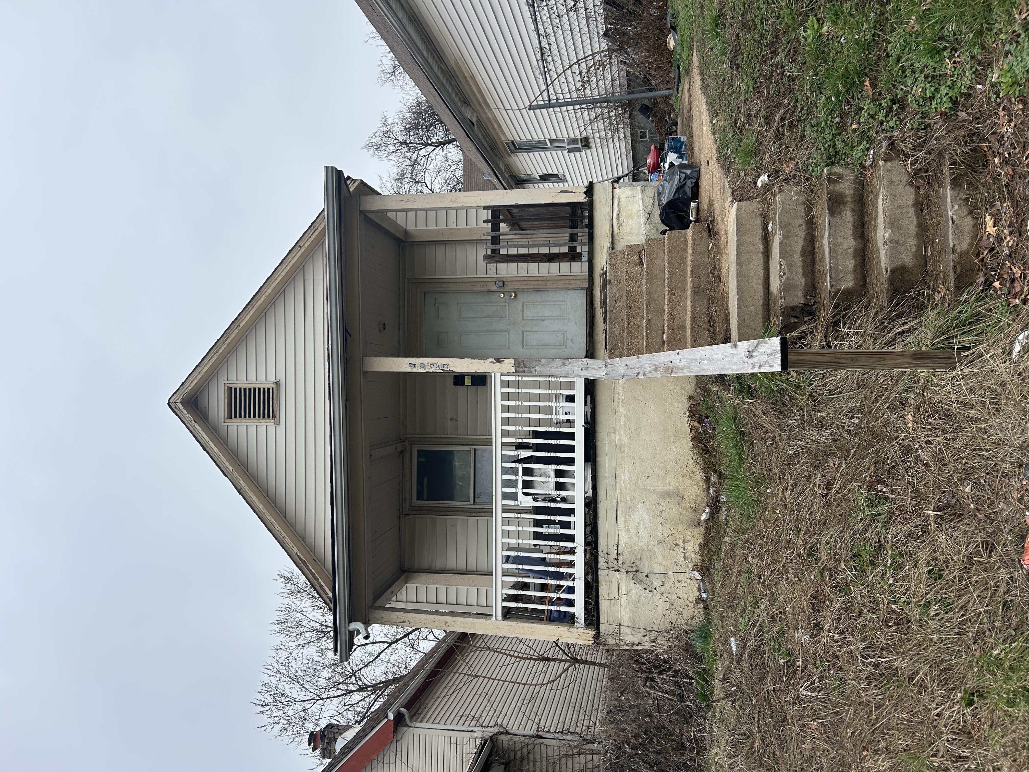 St. Louis House: 4935 Alcott Ave