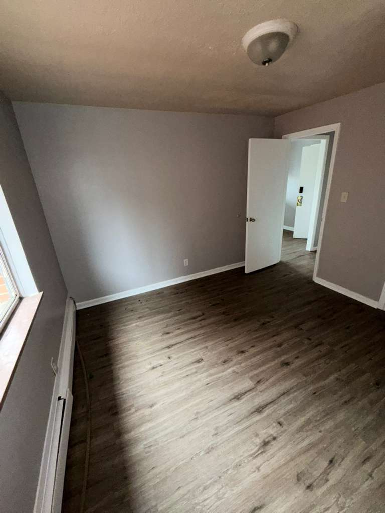 Cleveland Apartment: 15112 Euclid Ave