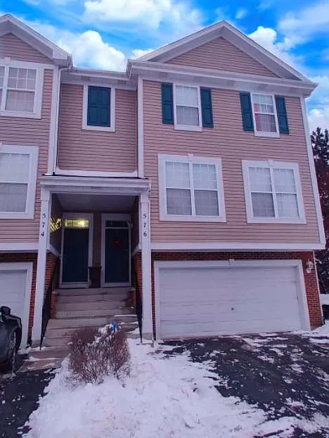 Aurora Townhome: 576 Declaration Lane