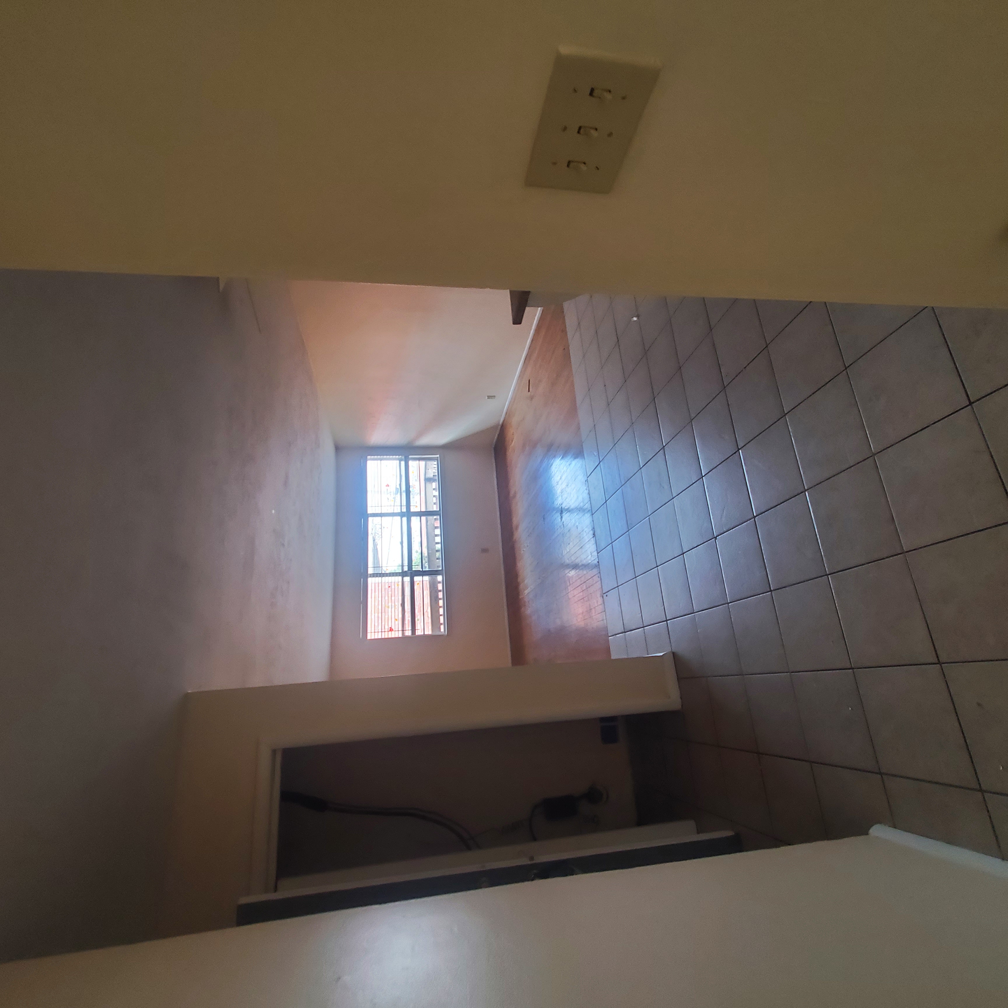 springfield Apartment: 1750 E Cherry