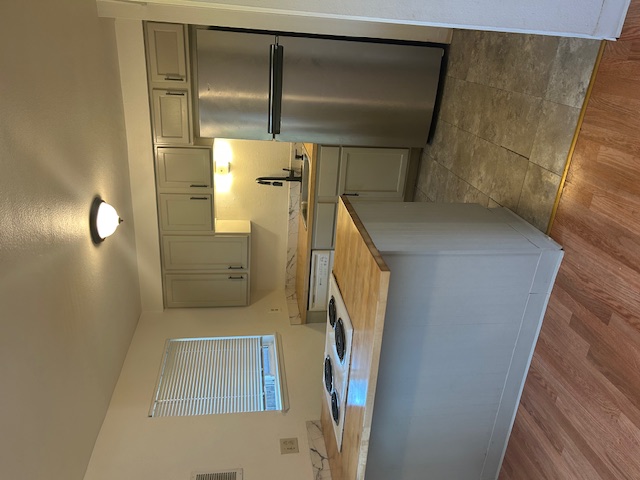 Vancouver Apartment: 2315 E 13th Street