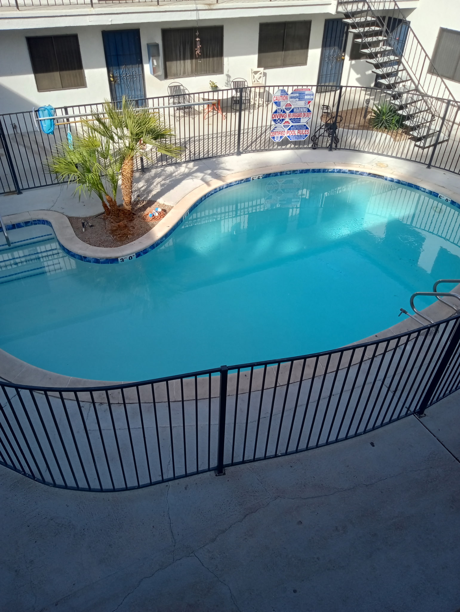 LAS VEGAS Multiplex: 2606 Lynnwood St.