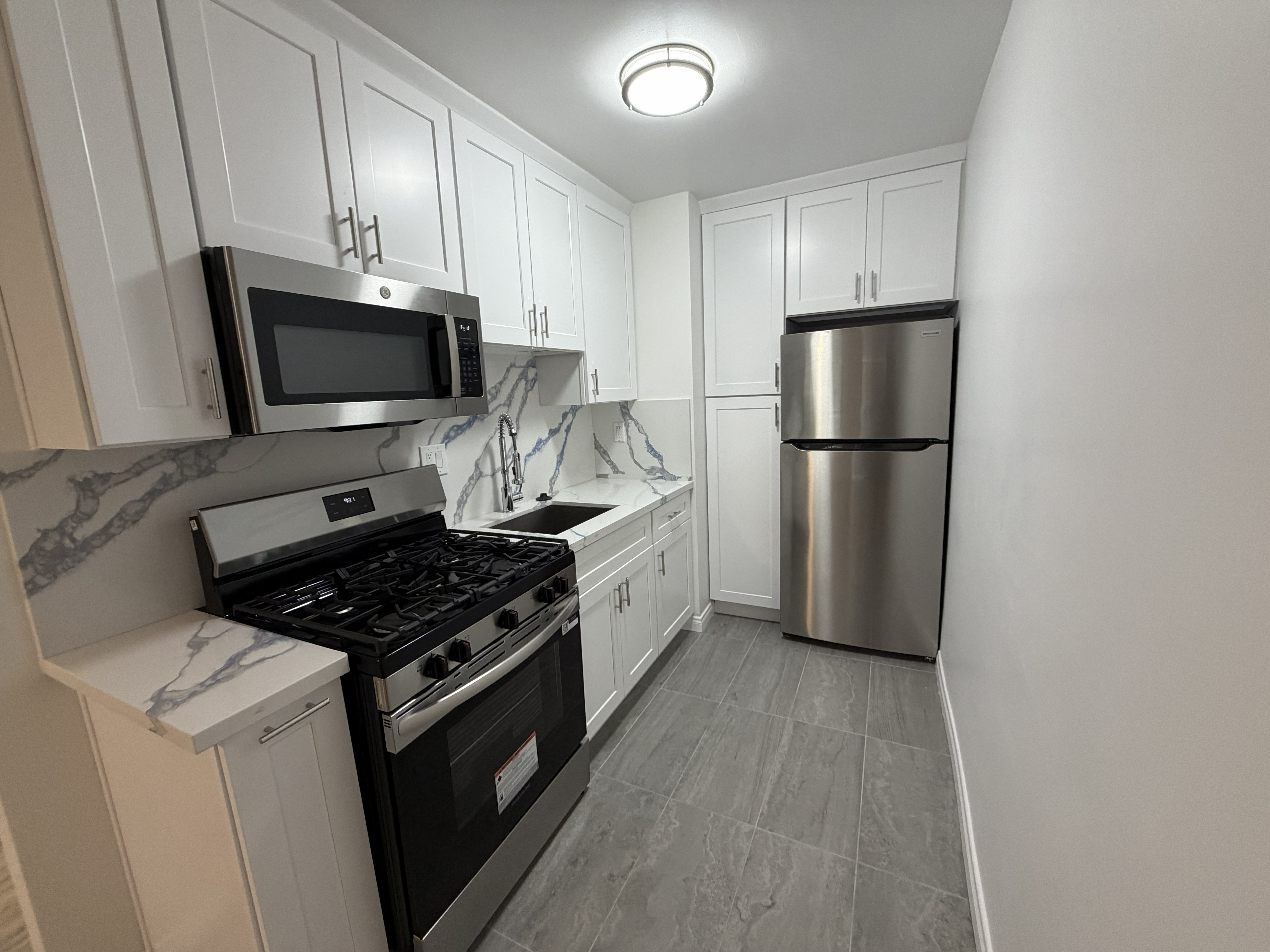 Santa Monica Apartment: 2925 4th Street