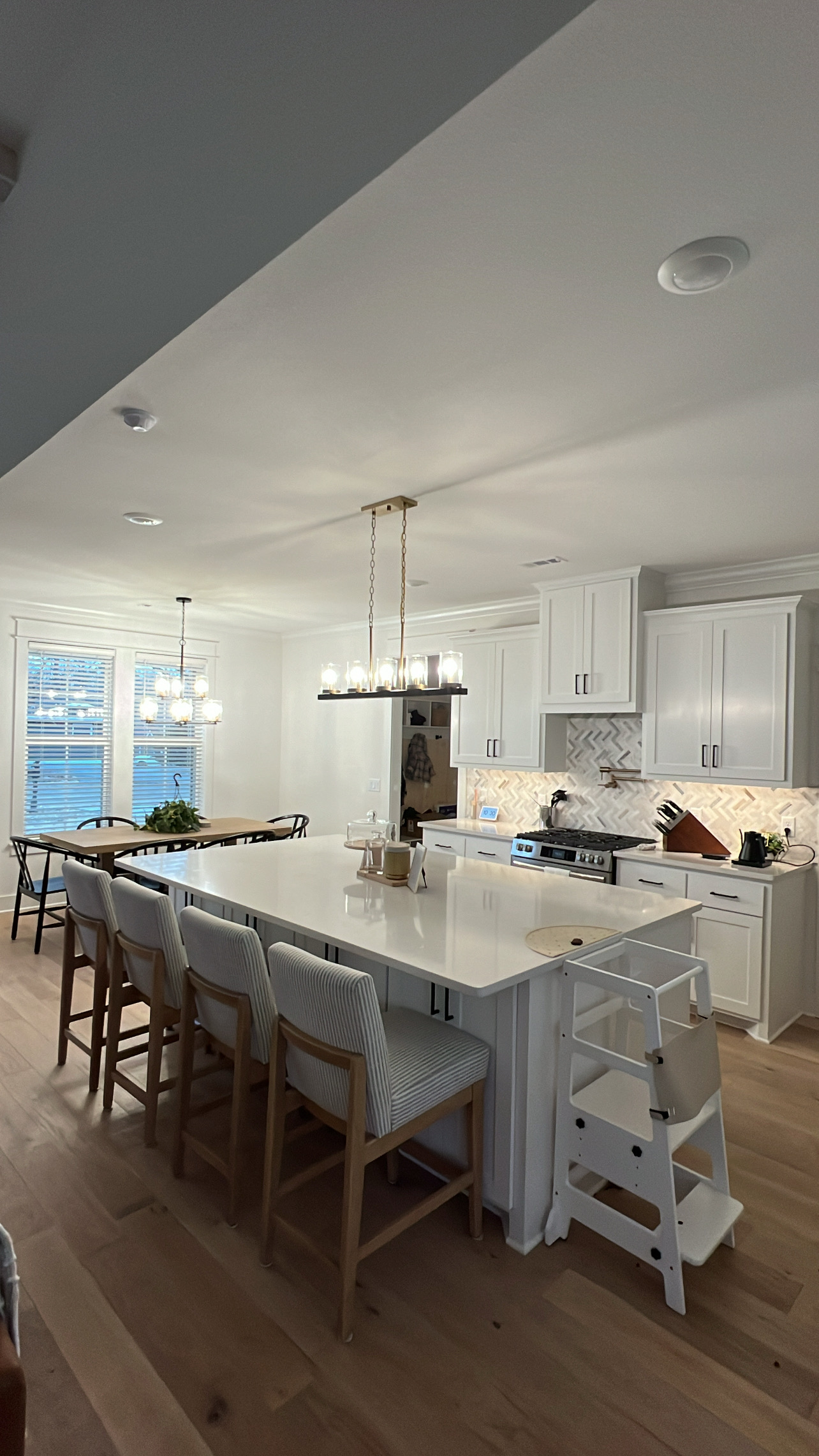 BELLA VISTA House: 1 BURWELL DR