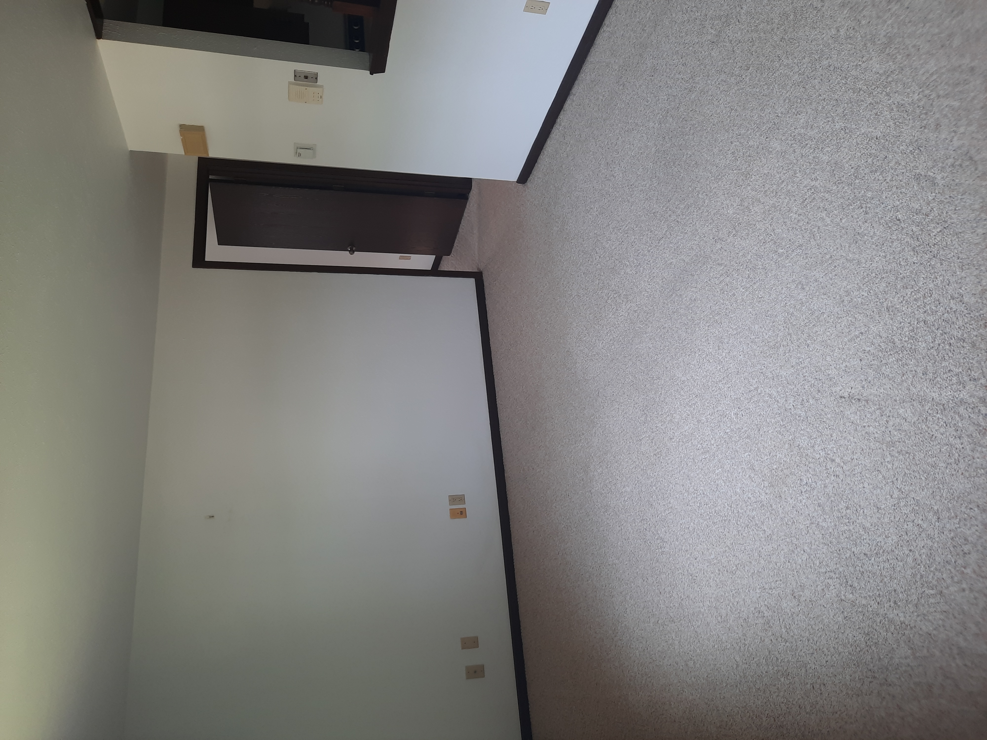 Green Bay Apartment: 1207 Cormier Rd.