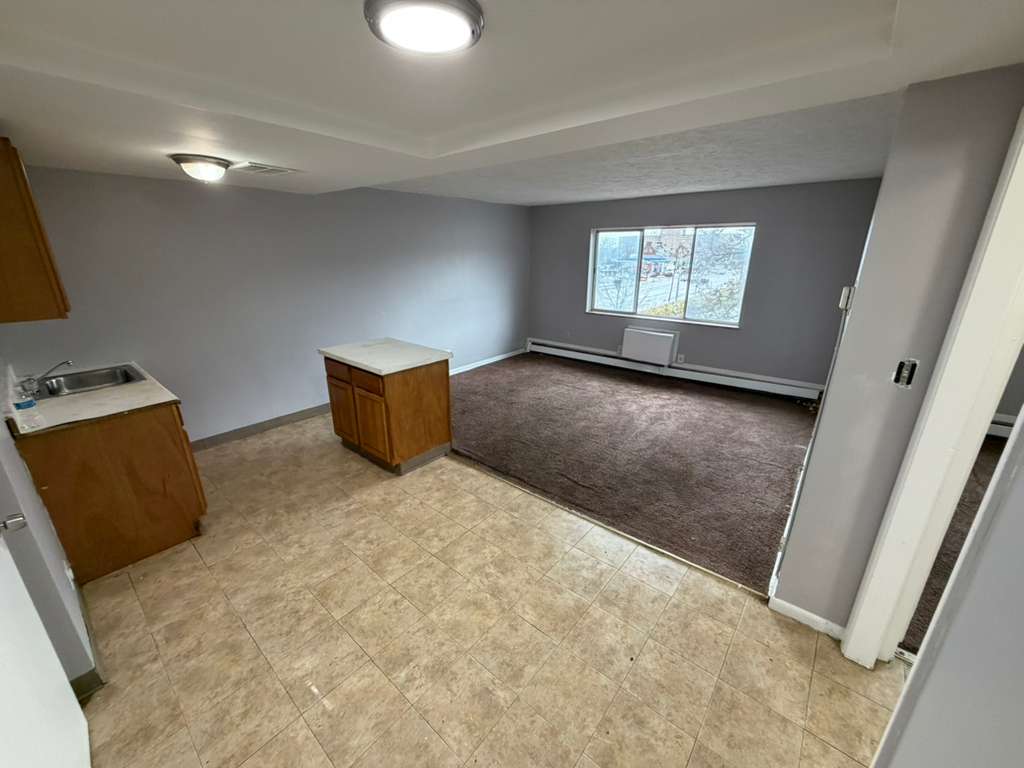 Cleveland Apartment: 15112 Euclid Ave