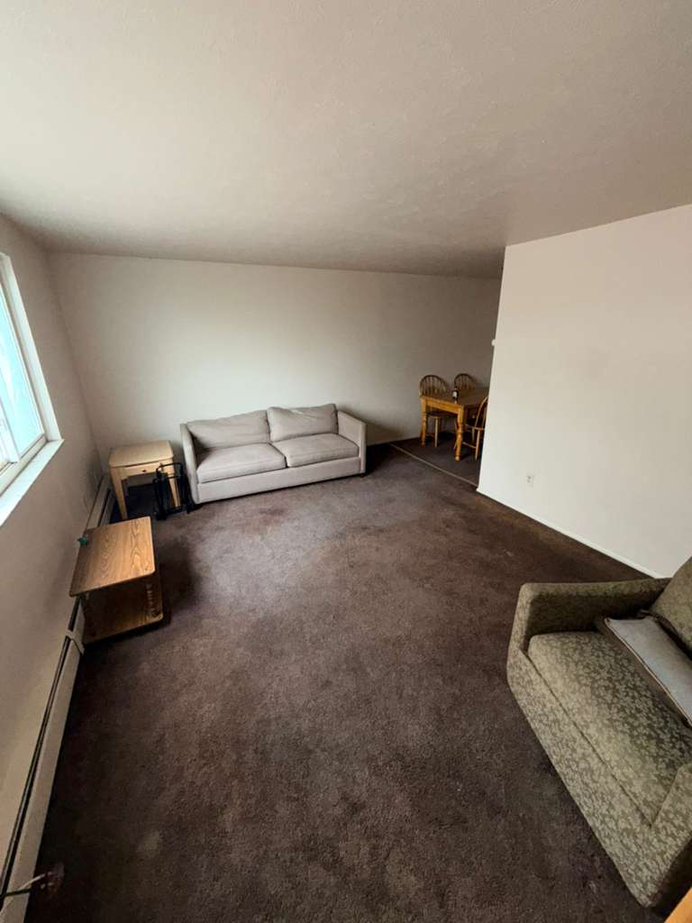 East Cleveland Apartment: 14815 Euclid Ave