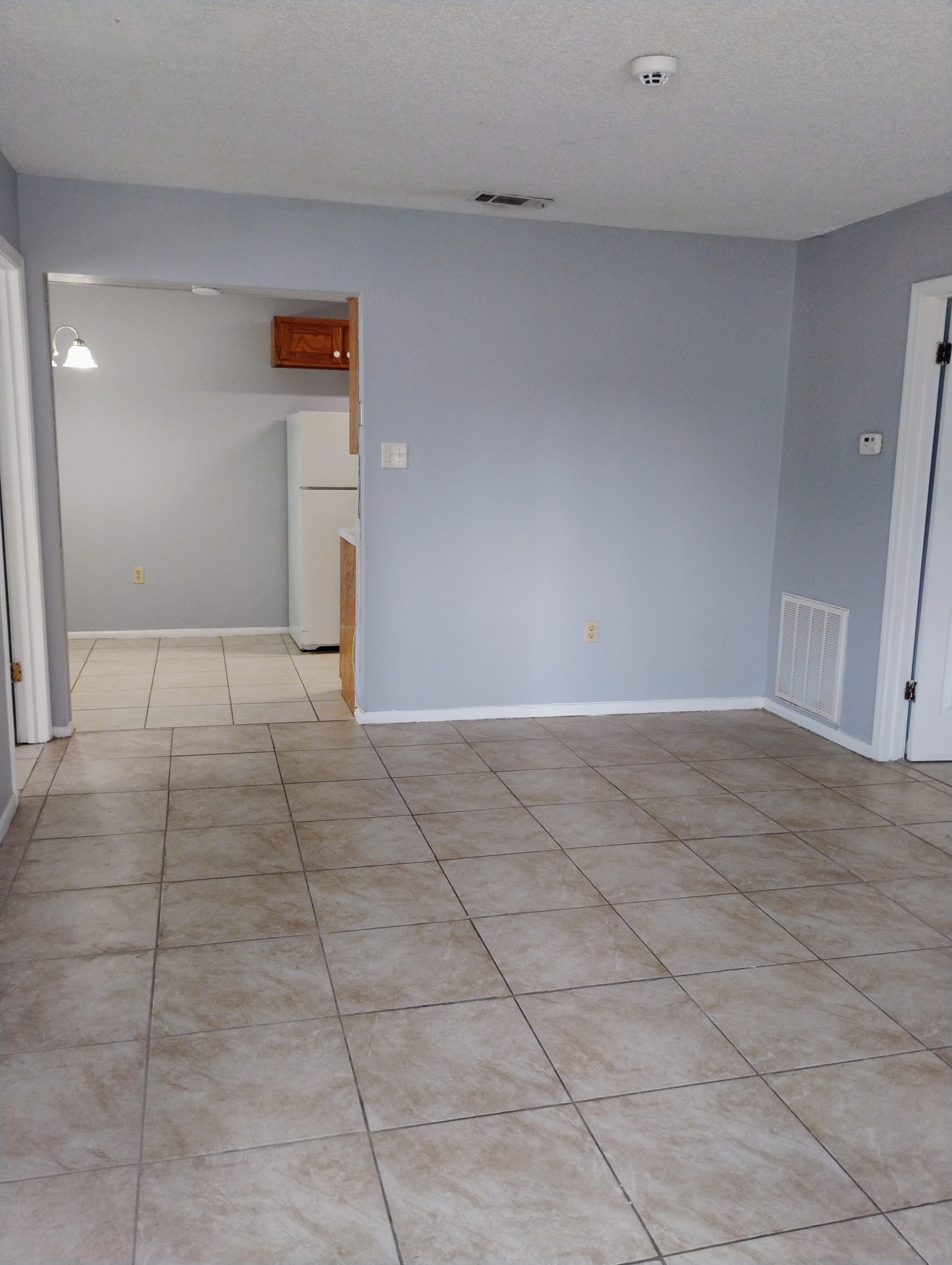 Baker Apartment: 1120 shilo dr