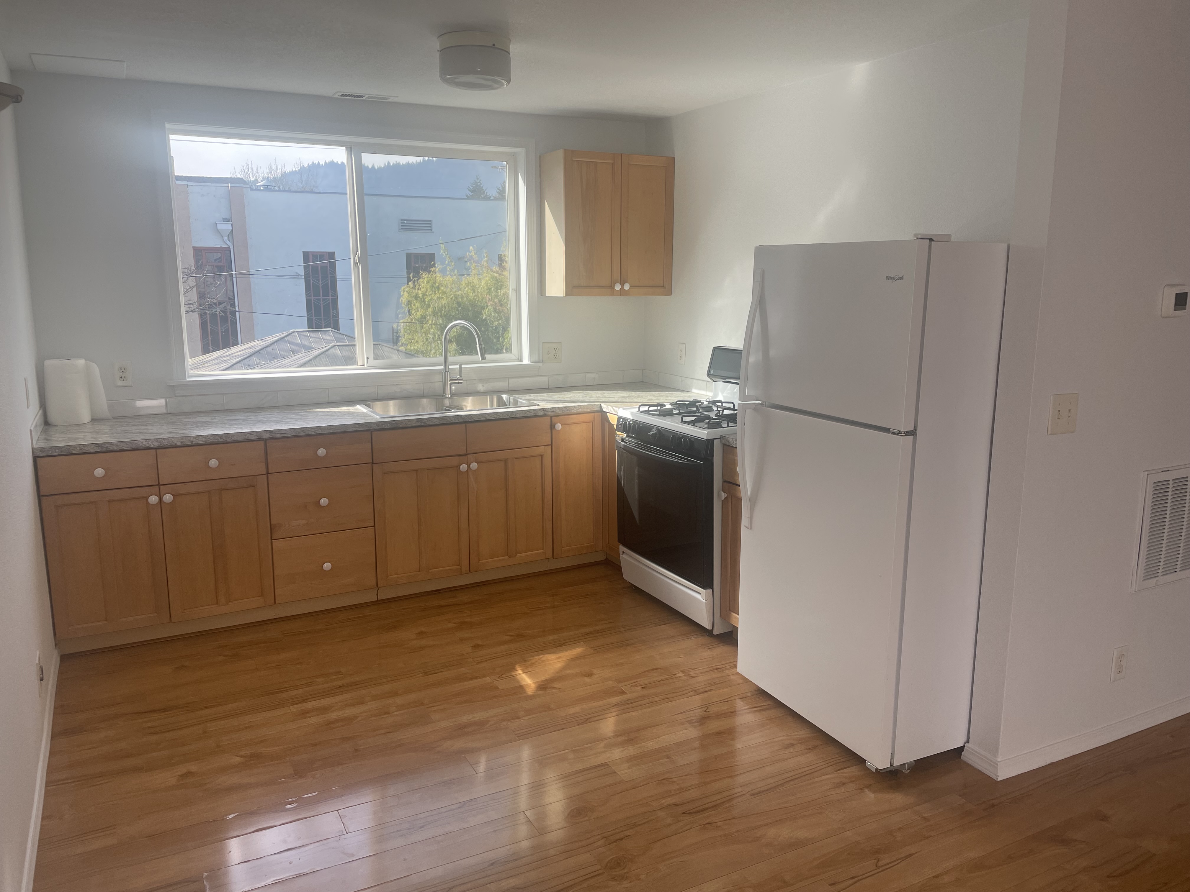 Portland Townhome: 8328 N Lombard St.