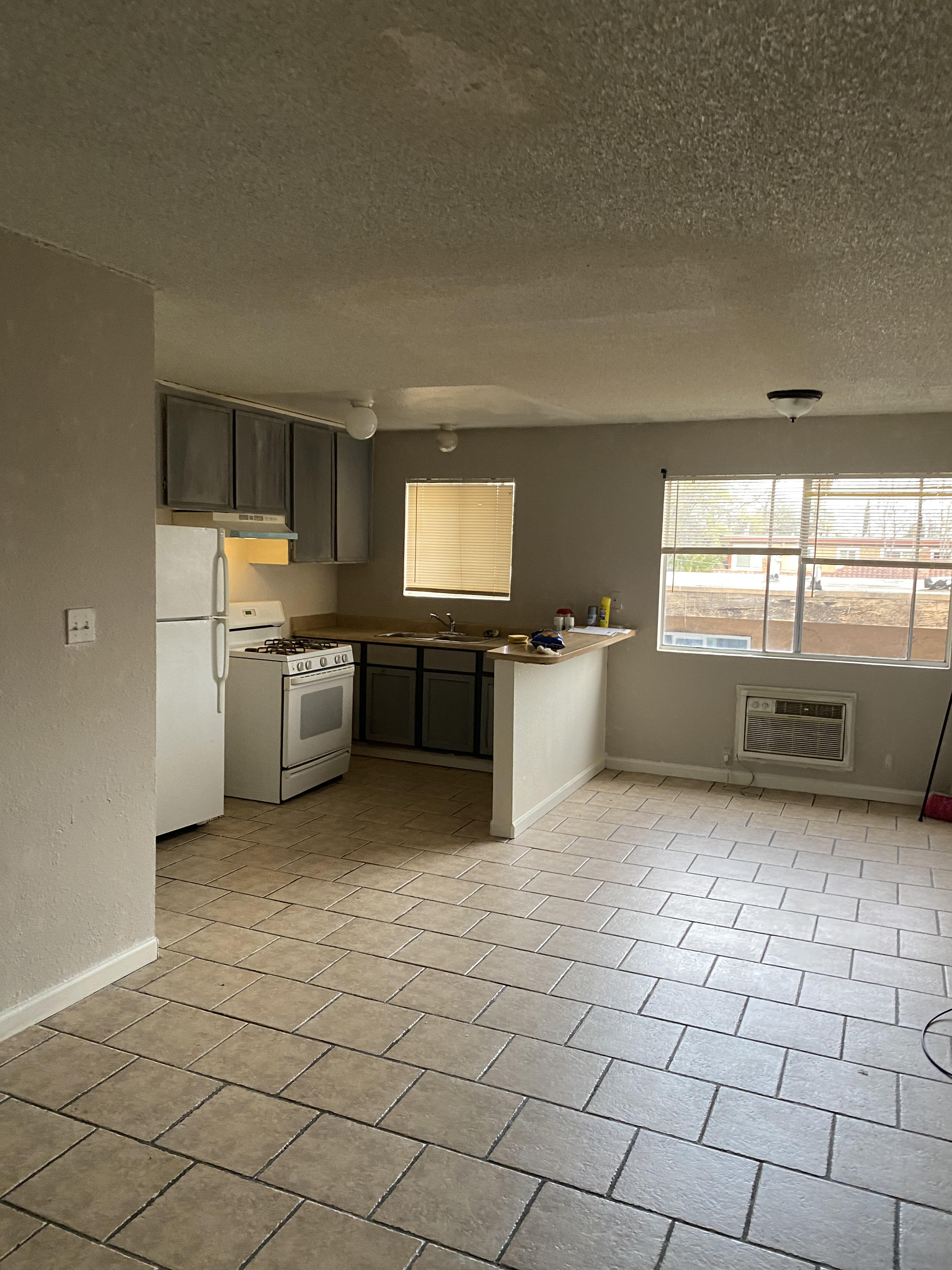 Stockton Apartment: 544 N Lincoln St