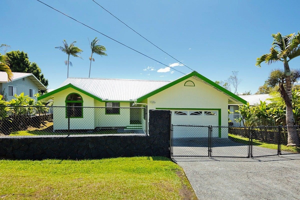 Hilo House: 25-64 Pukana La St