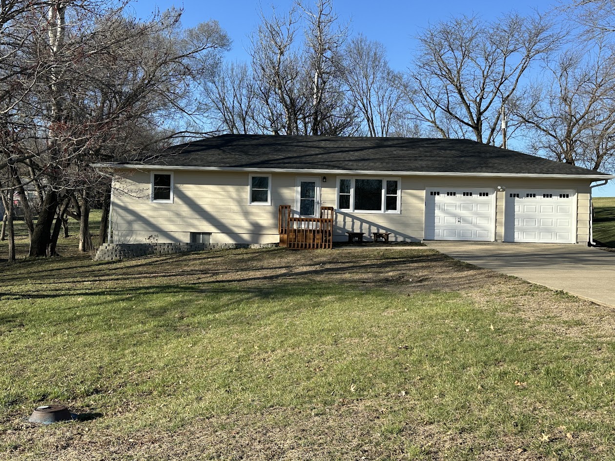 Pleasant Hill House: 103 Spring