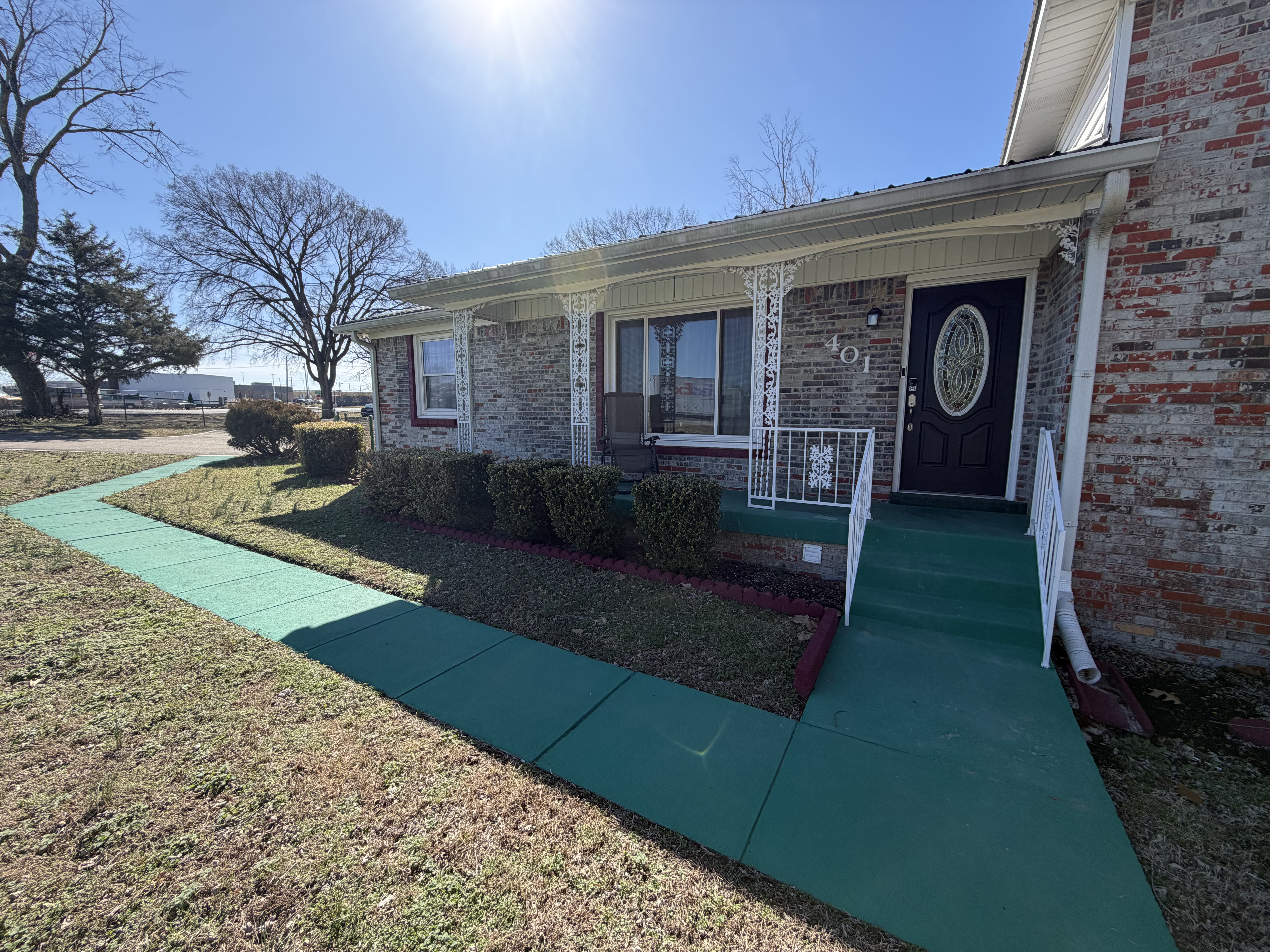 Clarksville House: 401 Old Hopkinsville Hwy