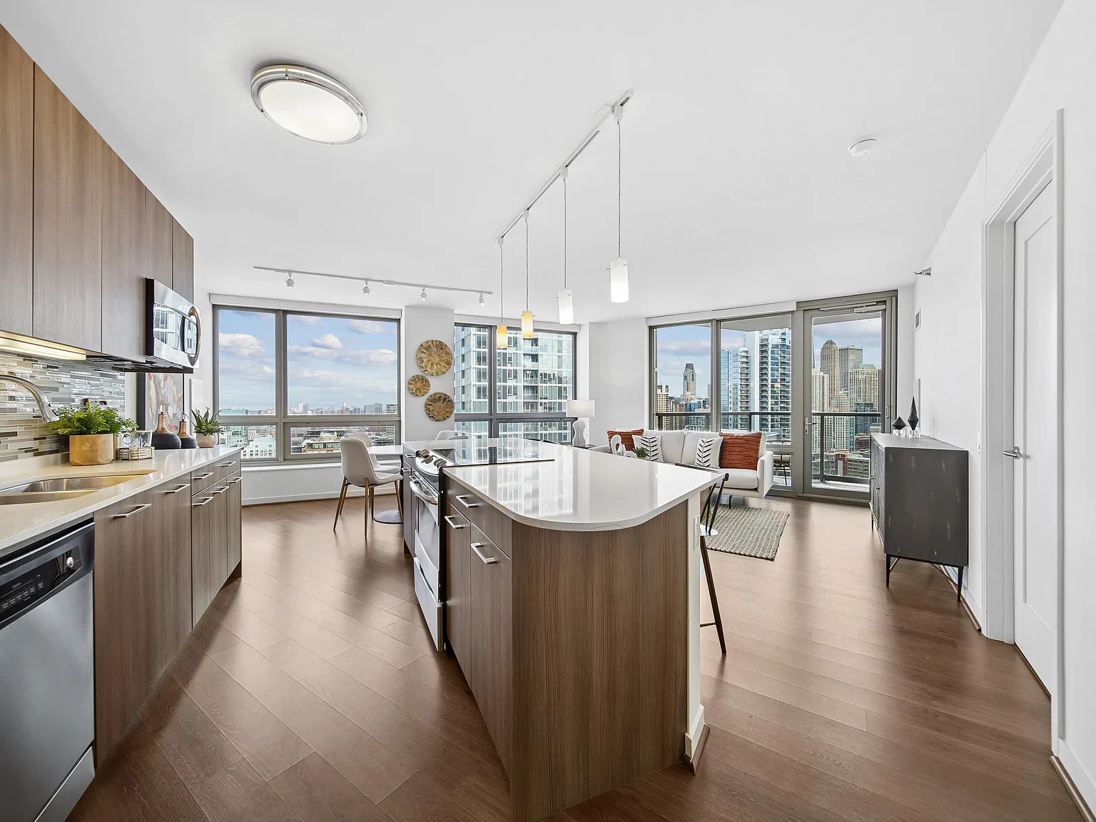 Chicago Condo: 330 W Hubbard St